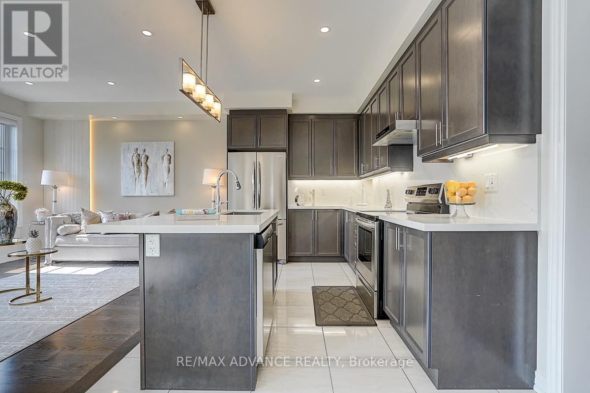 24 Decast Crescent, Markham, Ontario  L6B 1N6 - Photo 15 - N12202262