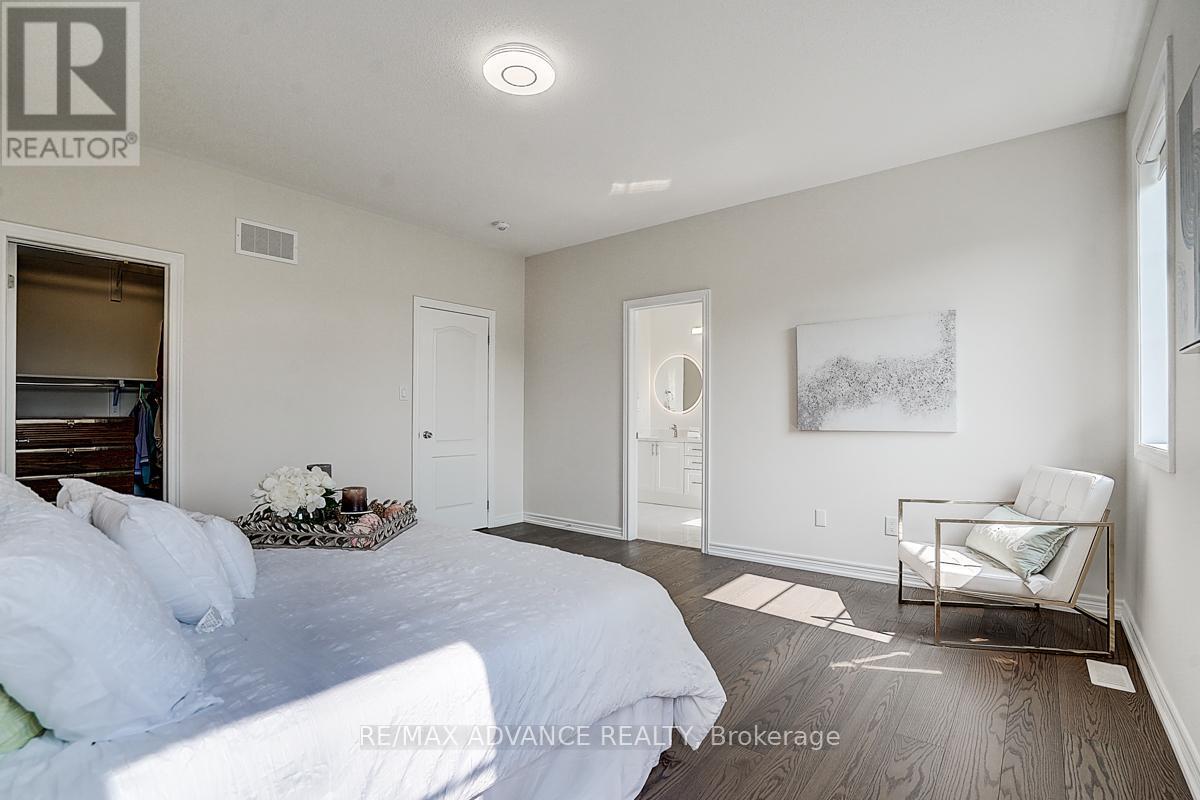 24 Decast Crescent, Markham, Ontario  L6B 1N6 - Photo 31 - N12202262