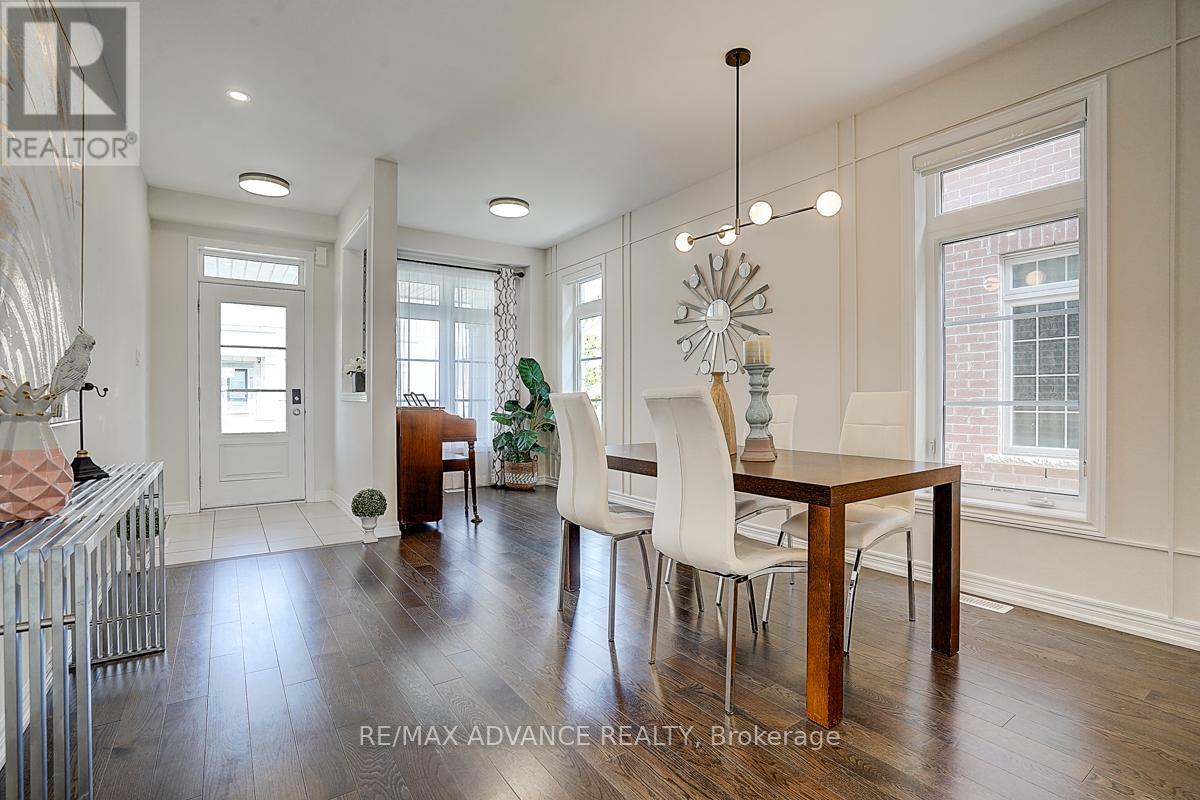 24 Decast Crescent, Markham, Ontario  L6B 1N6 - Photo 6 - N12202262