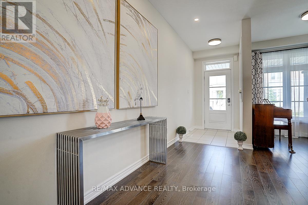 24 Decast Crescent, Markham, Ontario  L6B 1N6 - Photo 7 - N12202262
