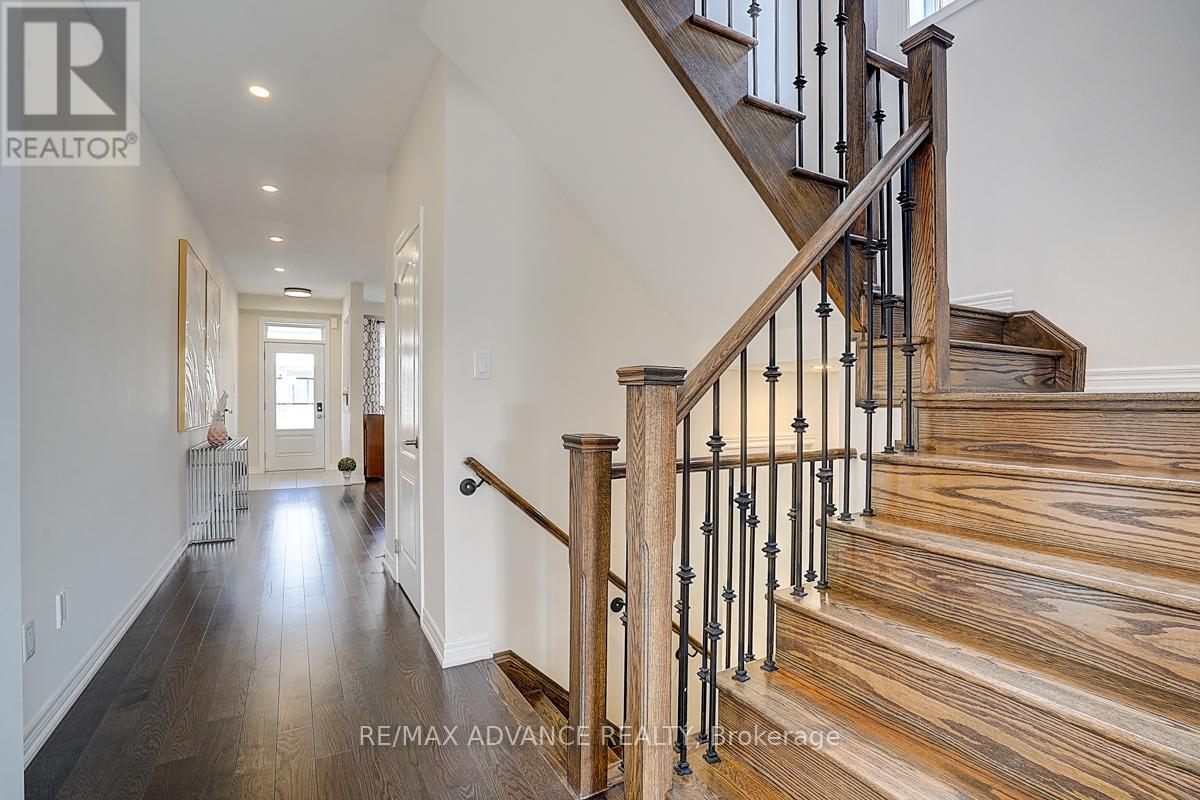 24 Decast Crescent, Markham, Ontario  L6B 1N6 - Photo 8 - N12202262