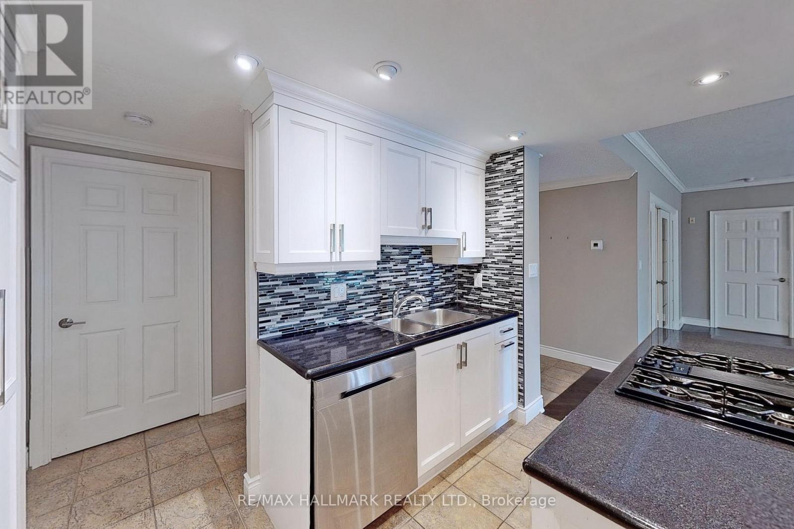 122 - 121 Woodbridge Avenue, Vaughan, Ontario  L4L 9E3 - Photo 8 - N12202336