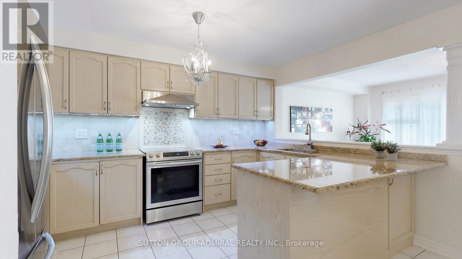 7 Rockview Gardens, Vaughan, Ontario  L4K 4W4 - Photo 6 - N12202349