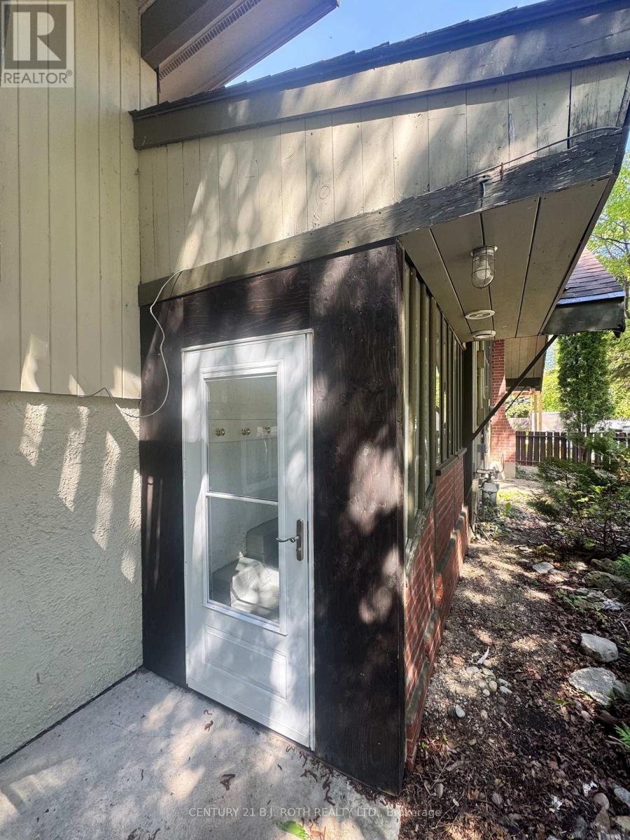 110 Albert Street, Collingwood, Ontario  L9Y 3Y2 - Photo 3 - S12202252