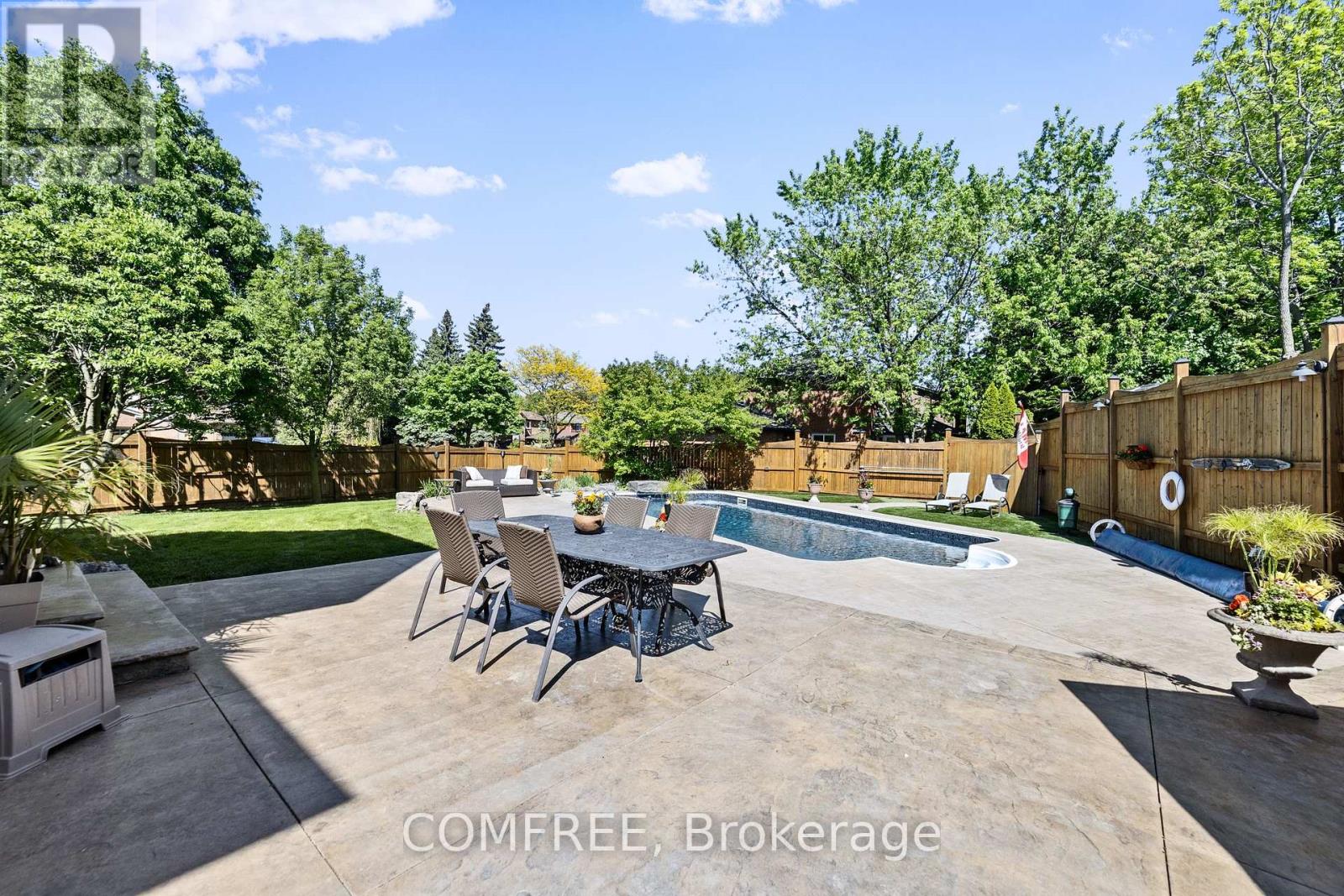 2131 Upland Drive, Burlington, Ontario  L7M 2Y7 - Photo 32 - W12200172
