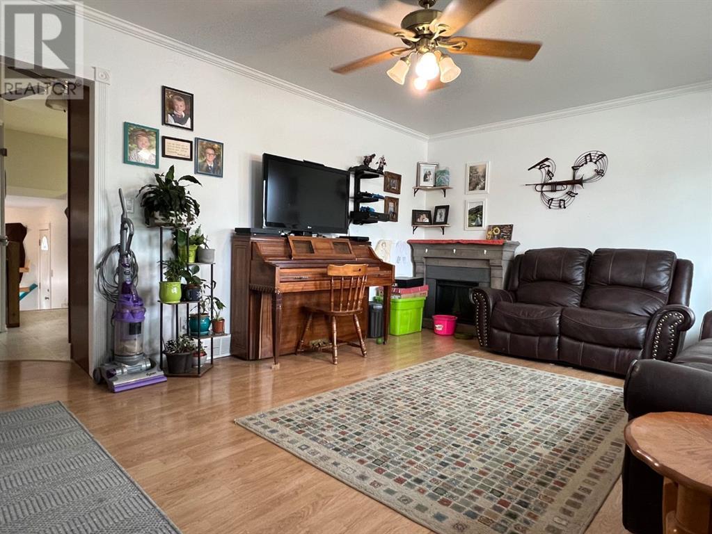 2217 14 Street, Coaldale, Alberta  T1M 1E1 - Photo 9 - A2226945