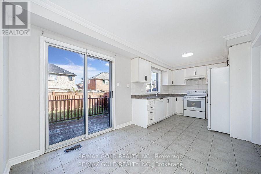 170 Desert Sand Drive, Brampton, Ontario  L6R 1P8 - Photo 19 - W12202250