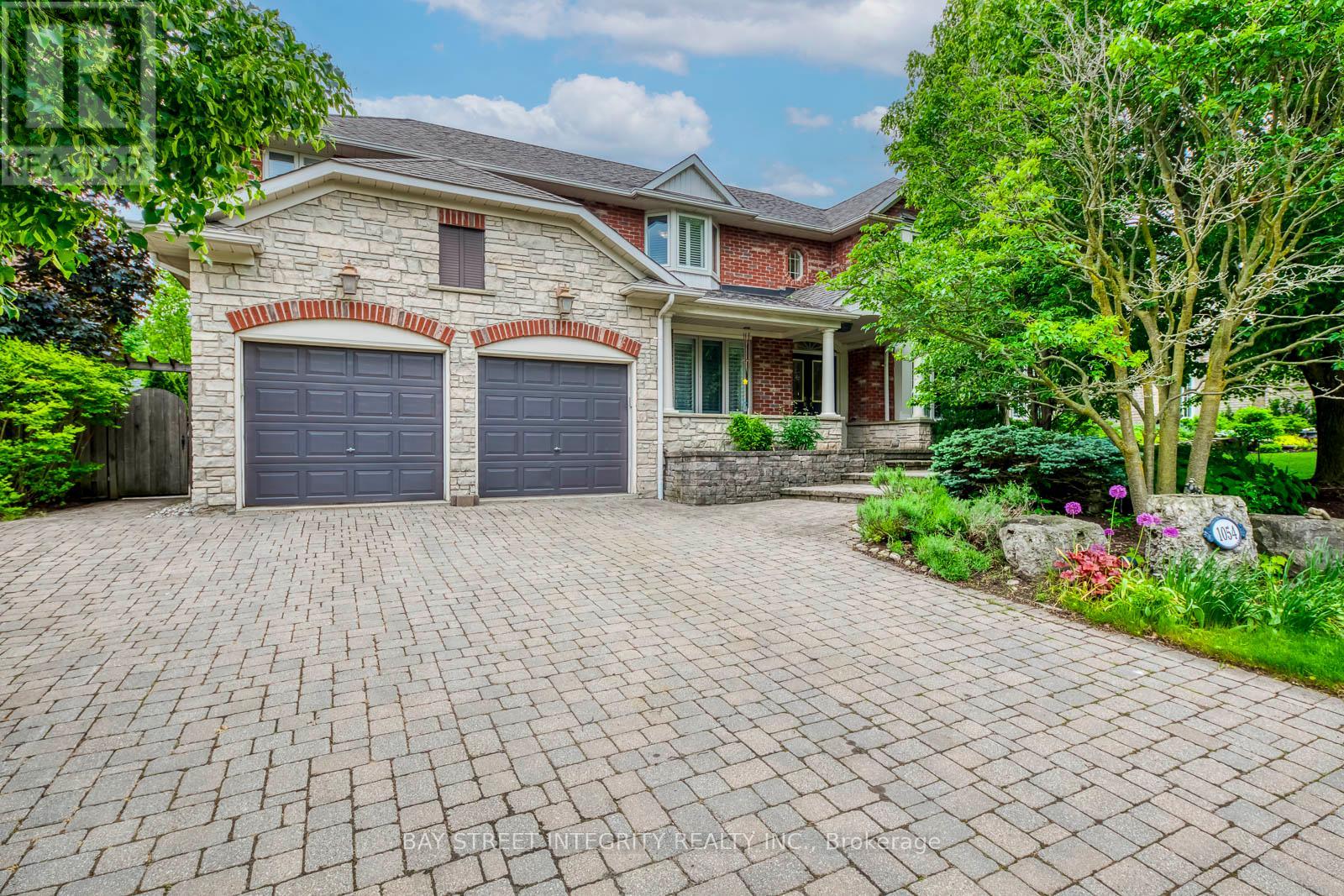 1054 Summit Ridge Drive, Oakville, Ontario  L6M 3K9 - Photo 1 - W12202264