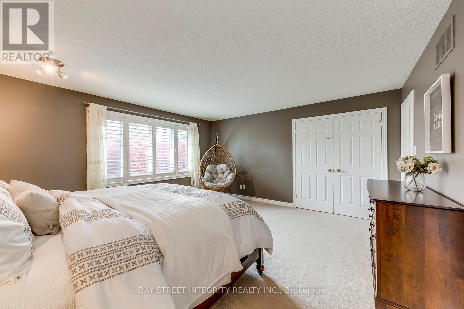 1054 Summit Ridge Drive, Oakville, Ontario  L6M 3K9 - Photo 27 - W12202264