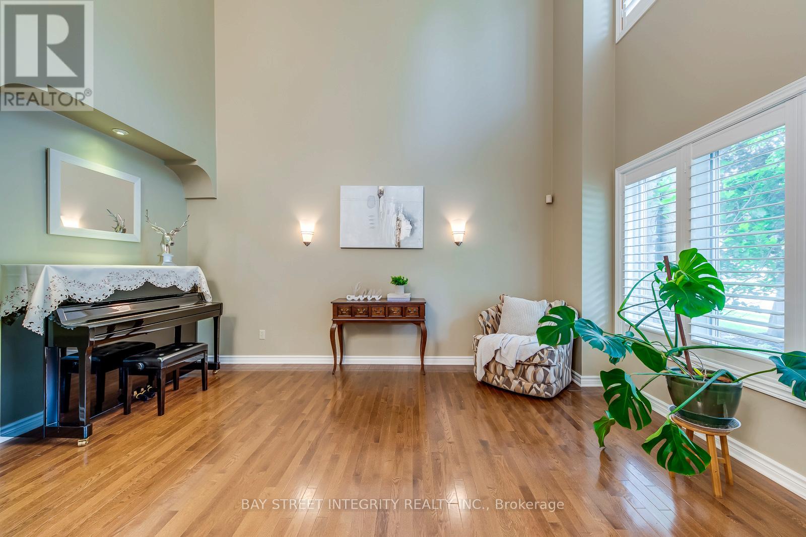 1054 Summit Ridge Drive, Oakville, Ontario  L6M 3K9 - Photo 6 - W12202264
