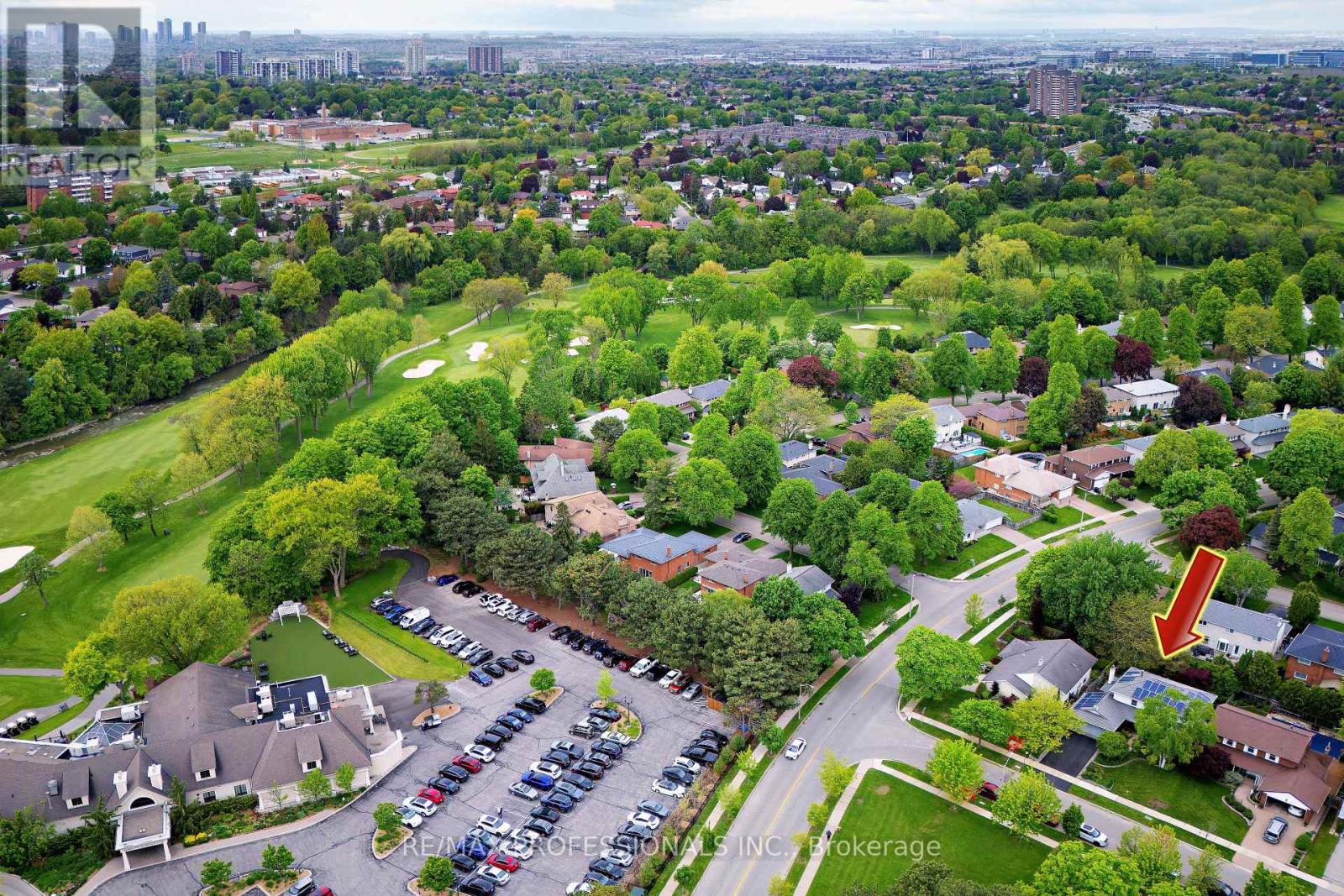 56 Silverthorne Bush Drive, Toronto, Ontario  M9C 2X8 - Photo 2 - W12202283