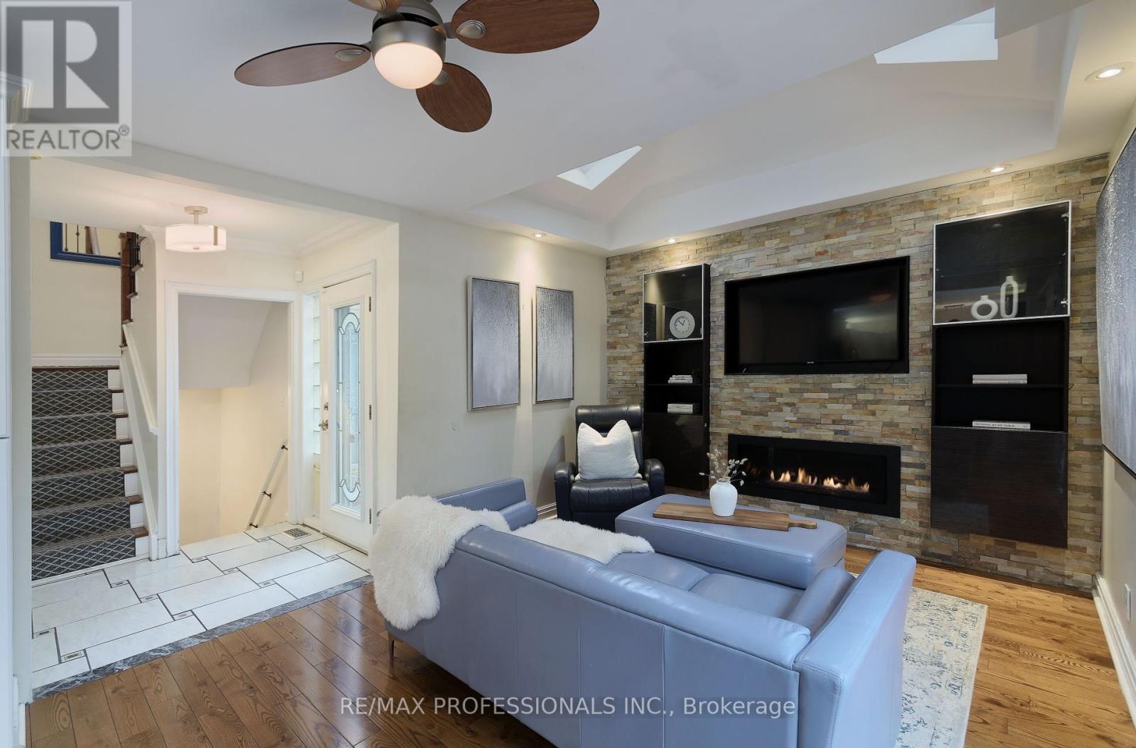 56 Silverthorne Bush Drive, Toronto (Markland Wood), Ontario  M9C 2X8 - Photo 21 - W12202283