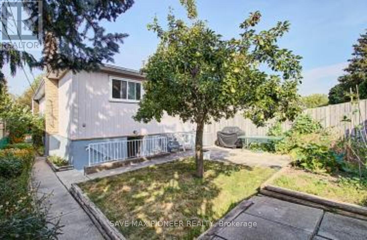 122 Centre Street N, Brampton (Brampton North), Ontario  L6V 2Z3 - Photo 32 - W12202284