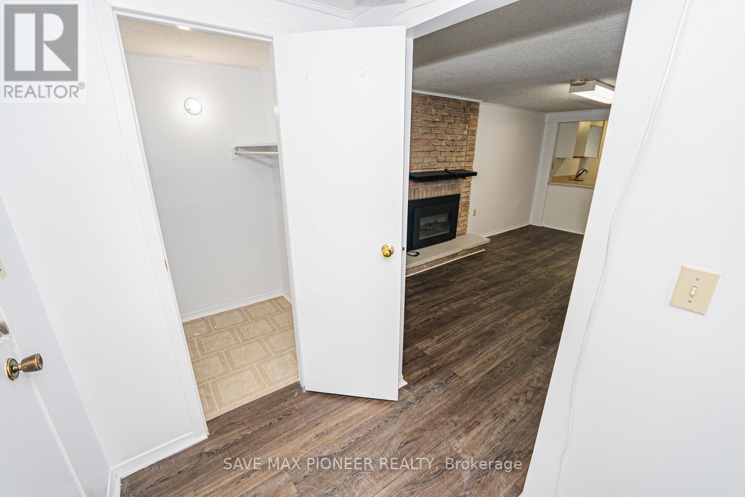 122 Centre Street N, Brampton (Brampton North), Ontario  L6V 2Z3 - Photo 37 - W12202284
