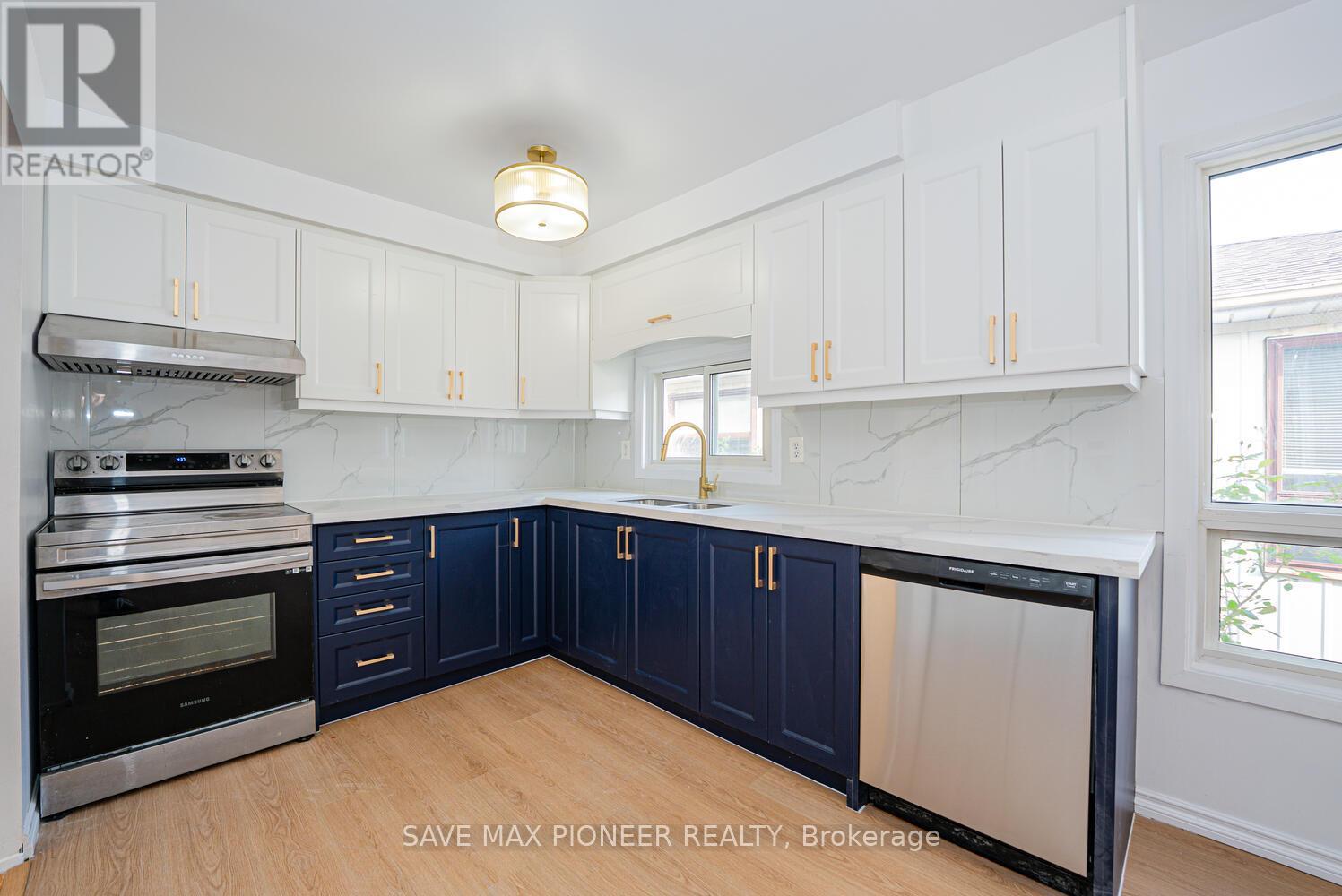 122 Centre Street N, Brampton (Brampton North), Ontario  L6V 2Z3 - Photo 6 - W12202284