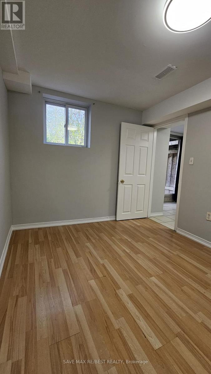 Bsmt - 1204 Prestonwood Crescent, Mississauga, Ontario  L5V 2V3 - Photo 11 - W12202354