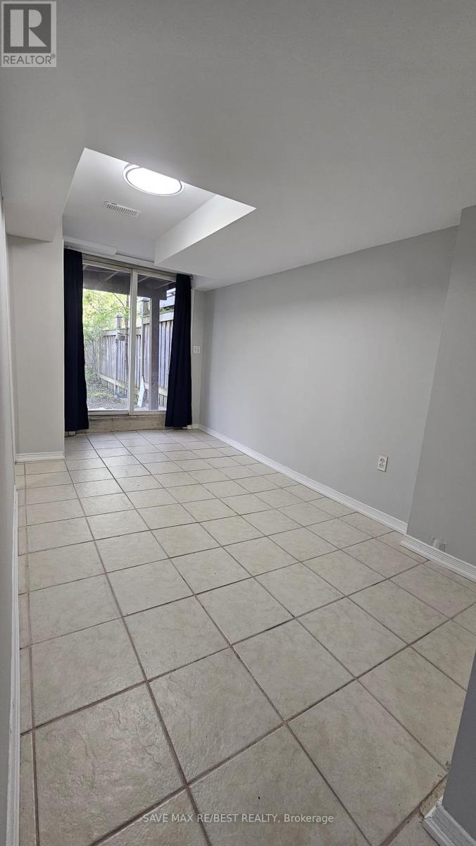 Bsmt - 1204 Prestonwood Crescent, Mississauga, Ontario  L5V 2V3 - Photo 2 - W12202354