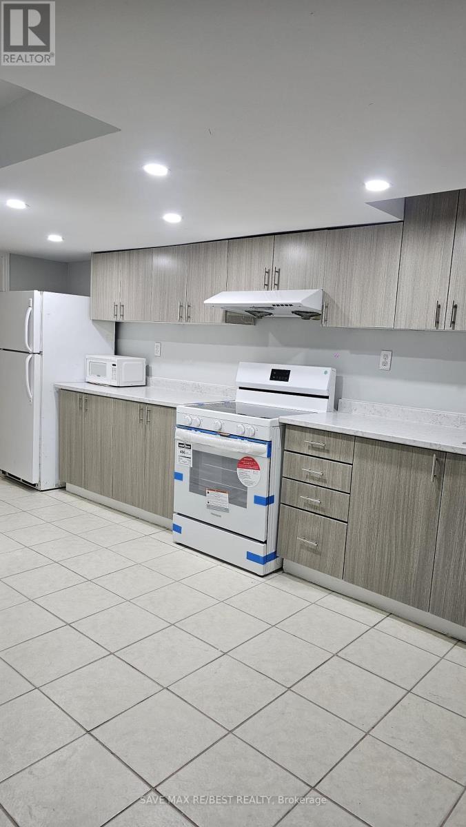 Bsmt - 1204 Prestonwood Crescent, Mississauga, Ontario  L5V 2V3 - Photo 5 - W12202354