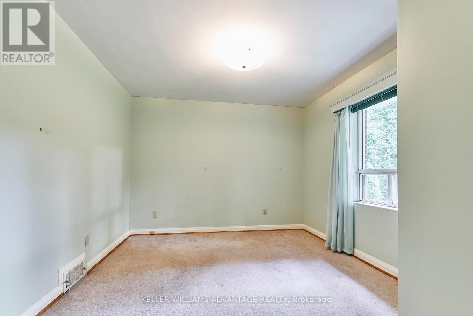 8 Hilldowntree Road, Toronto, Ontario  M9A 2Z5 - Photo 10 - W12202359