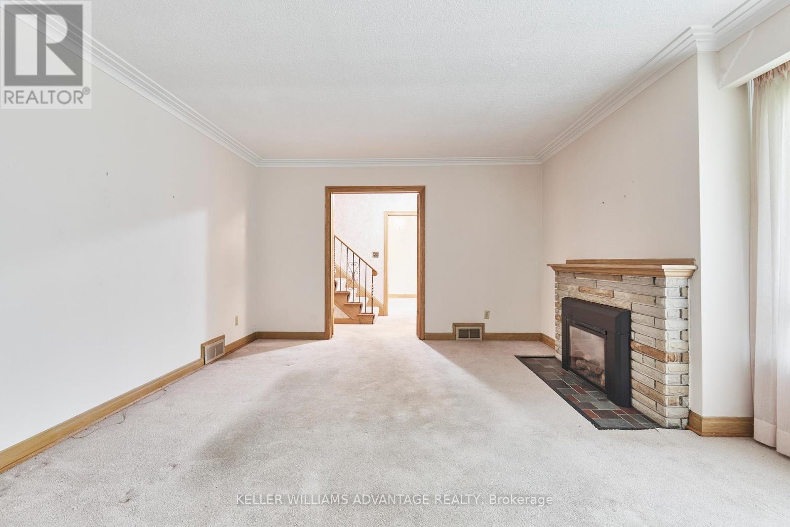 8 Hilldowntree Road, Toronto, Ontario  M9A 2Z5 - Photo 4 - W12202359
