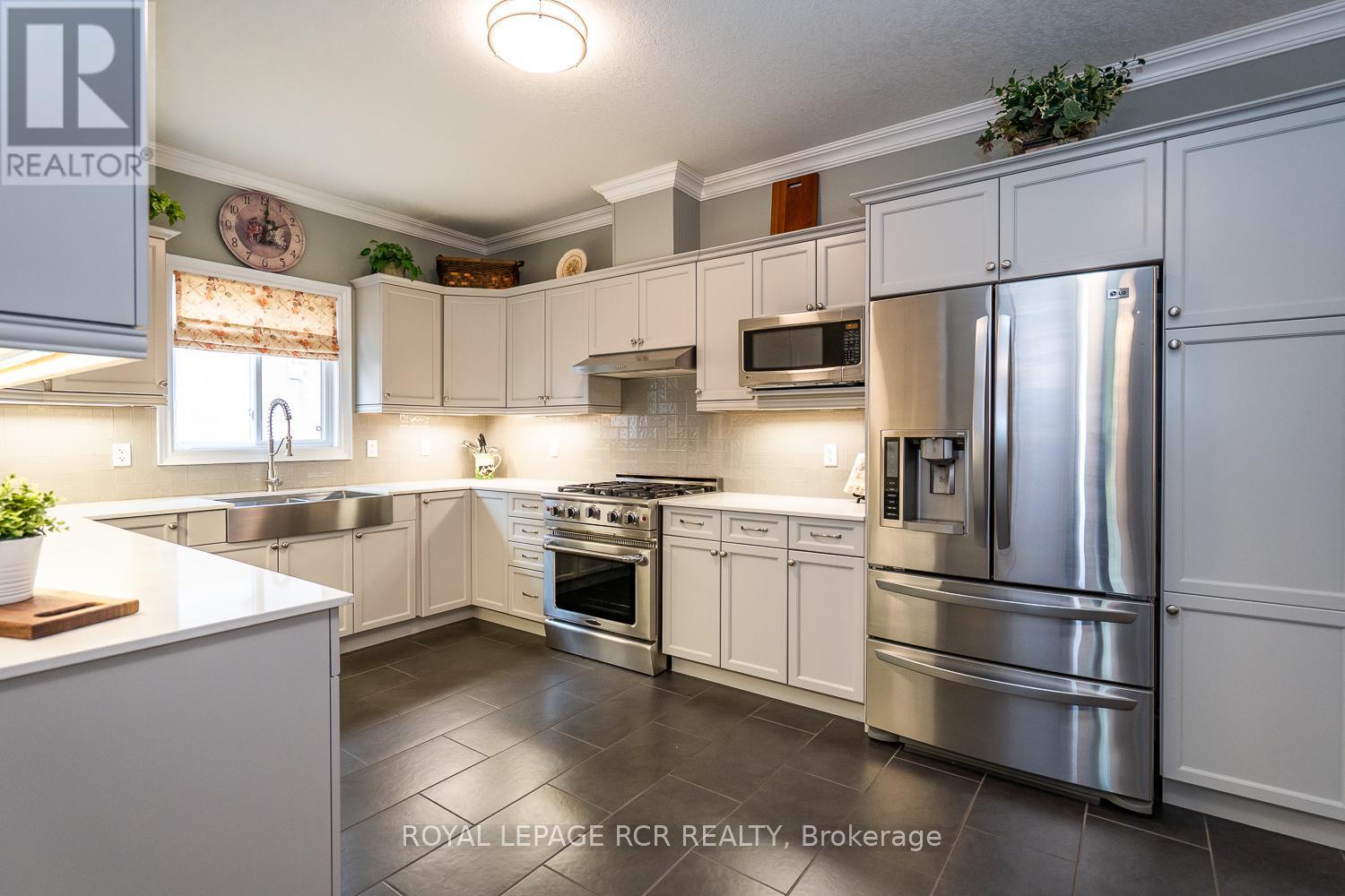39 Dinnick Crescent, Orangeville, Ontario  L9W 0B7 - Photo 4 - W12202424