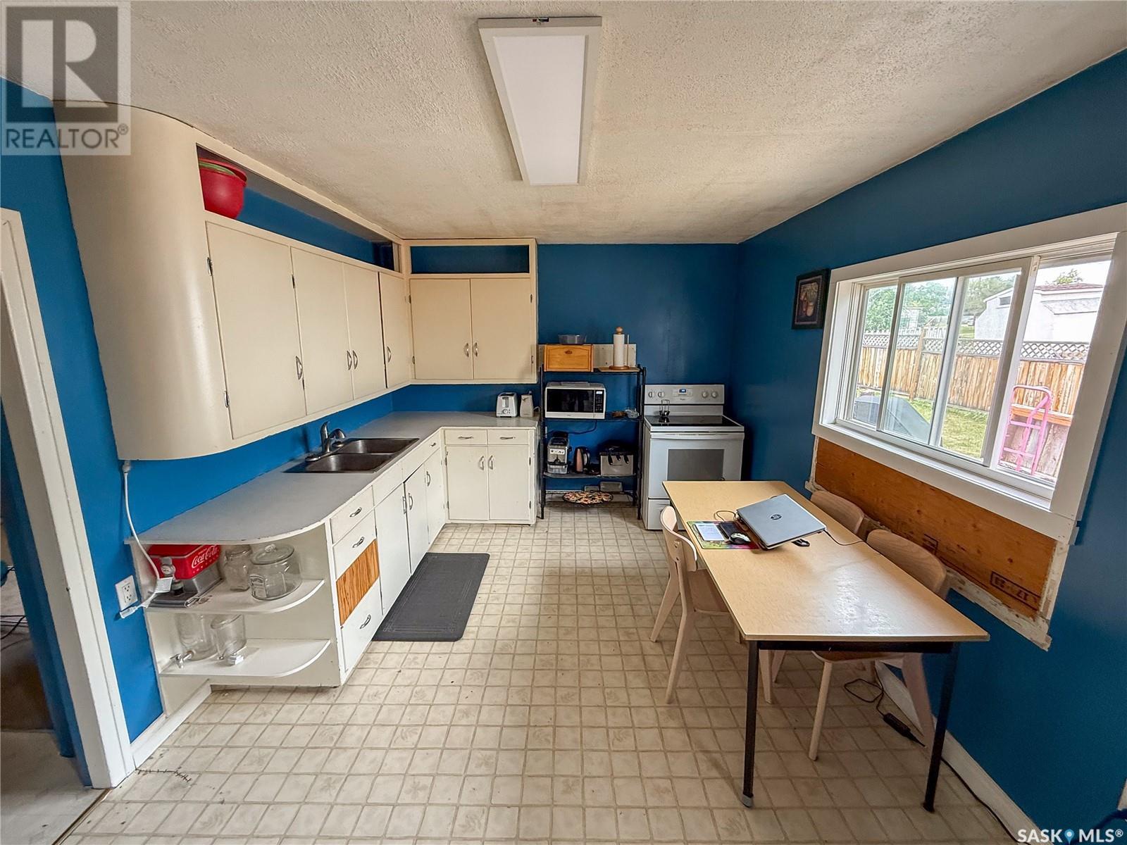 102 Wayne Street, Abbey, Saskatchewan  S0N 0A0 - Photo 10 - SK008624