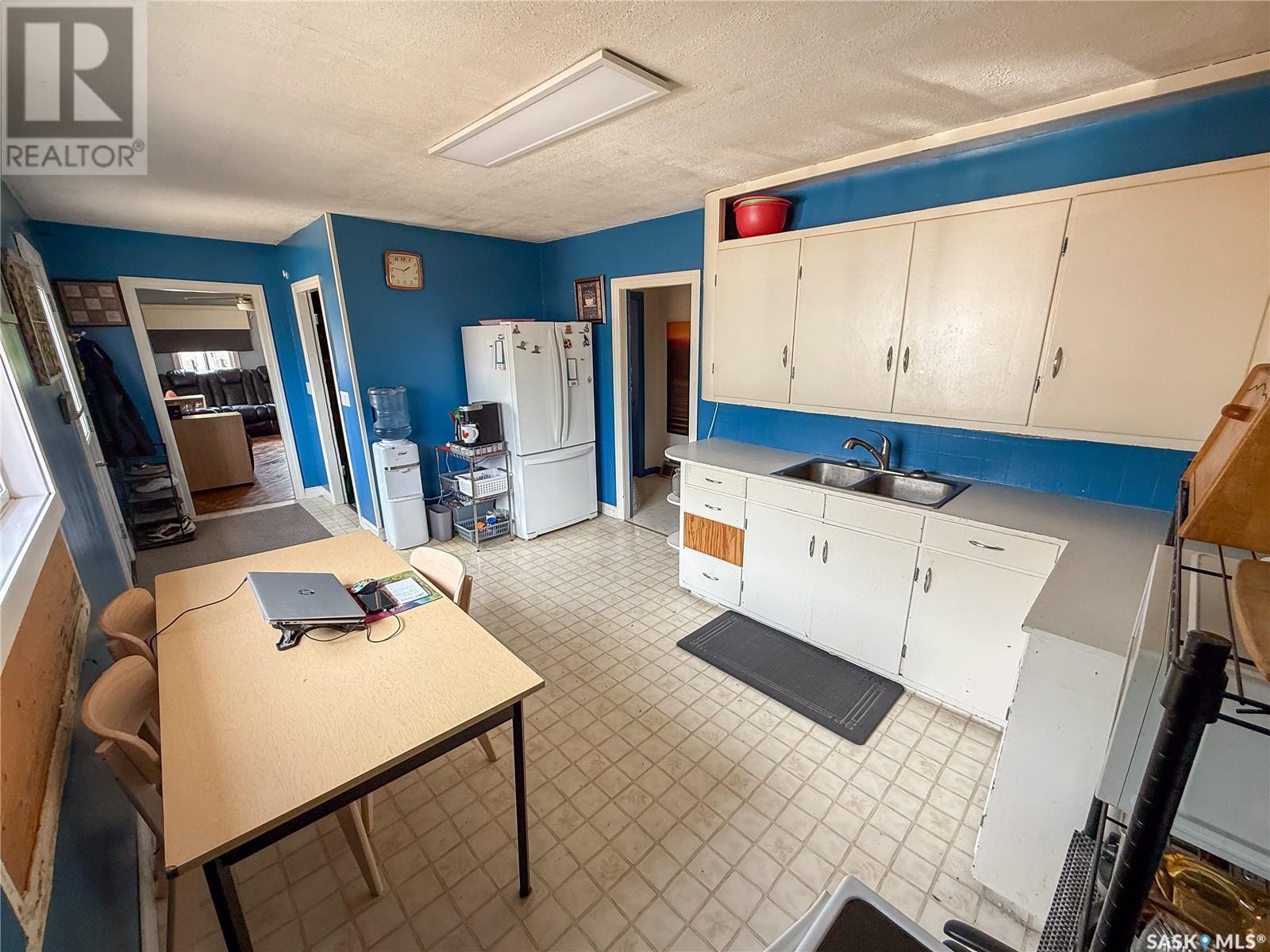 102 Wayne Street, Abbey, Saskatchewan  S0N 0A0 - Photo 12 - SK008624