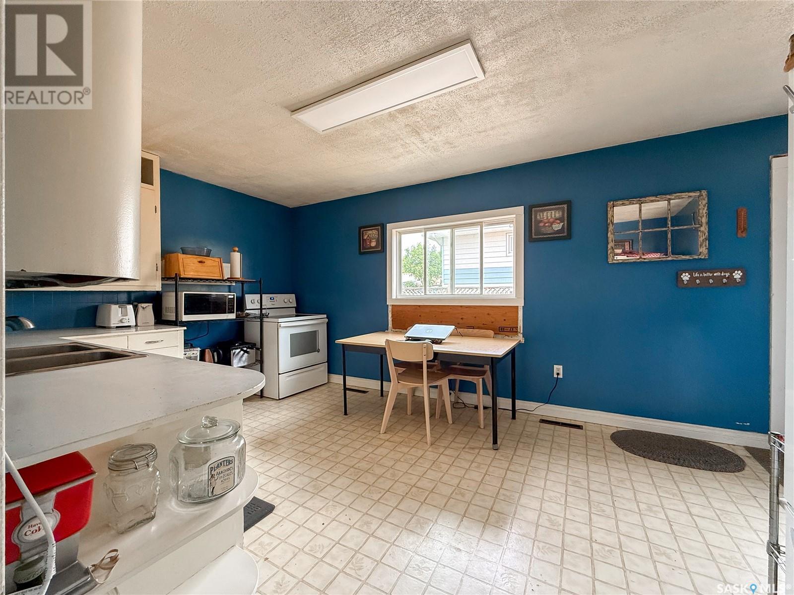 102 Wayne Street, Abbey, Saskatchewan  S0N 0A0 - Photo 14 - SK008624