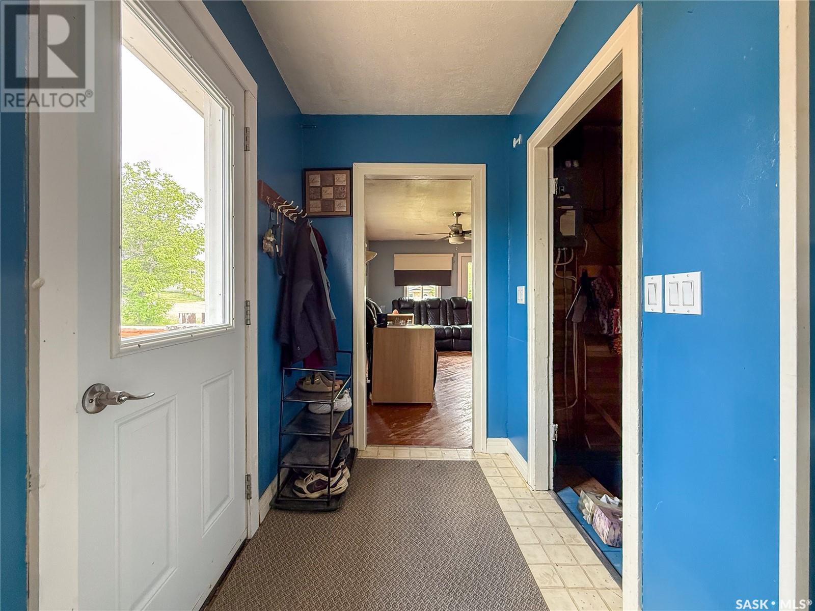 102 Wayne Street, Abbey, Saskatchewan  S0N 0A0 - Photo 5 - SK008624