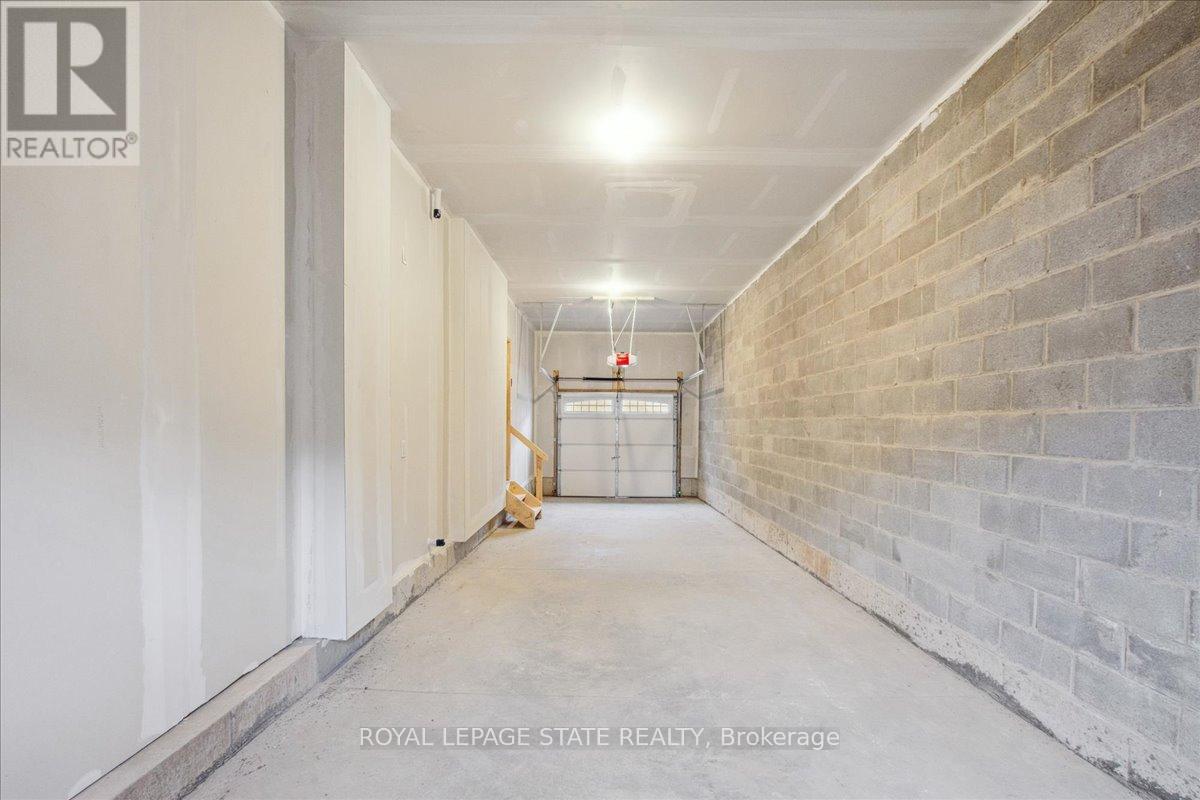 11 Cyclone Way, Fort Erie, Ontario  L0S 1B0 - Photo 36 - X12202232