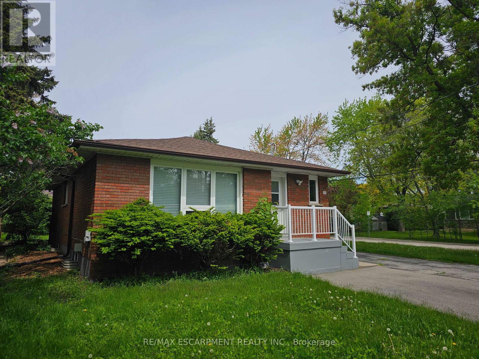 130 West 34th Street, Hamilton, Ontario  L9C 5K3 - Photo 3 - X12202246