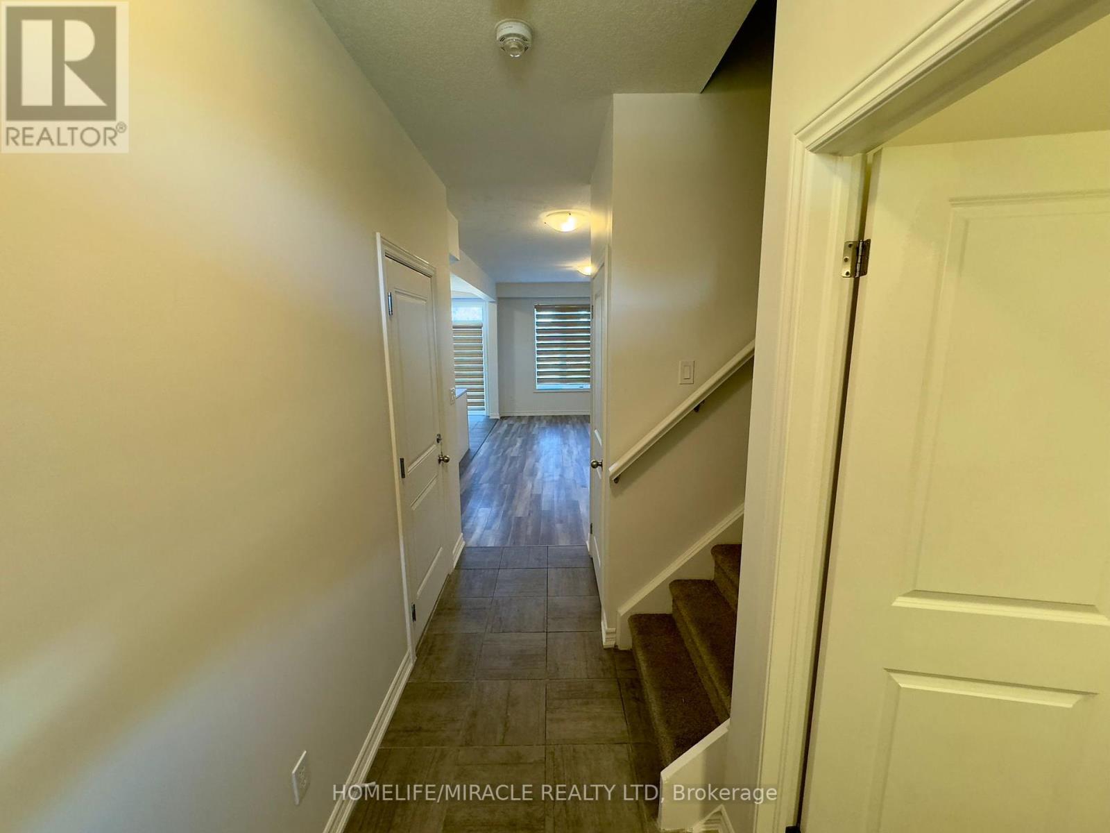 194 Links Crescent, Woodstock, Ontario  N4T 0L9 - Photo 3 - X12202292