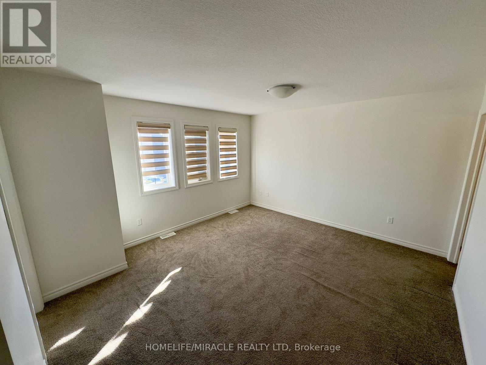 194 Links Crescent, Woodstock, Ontario  N4T 0L9 - Photo 8 - X12202292