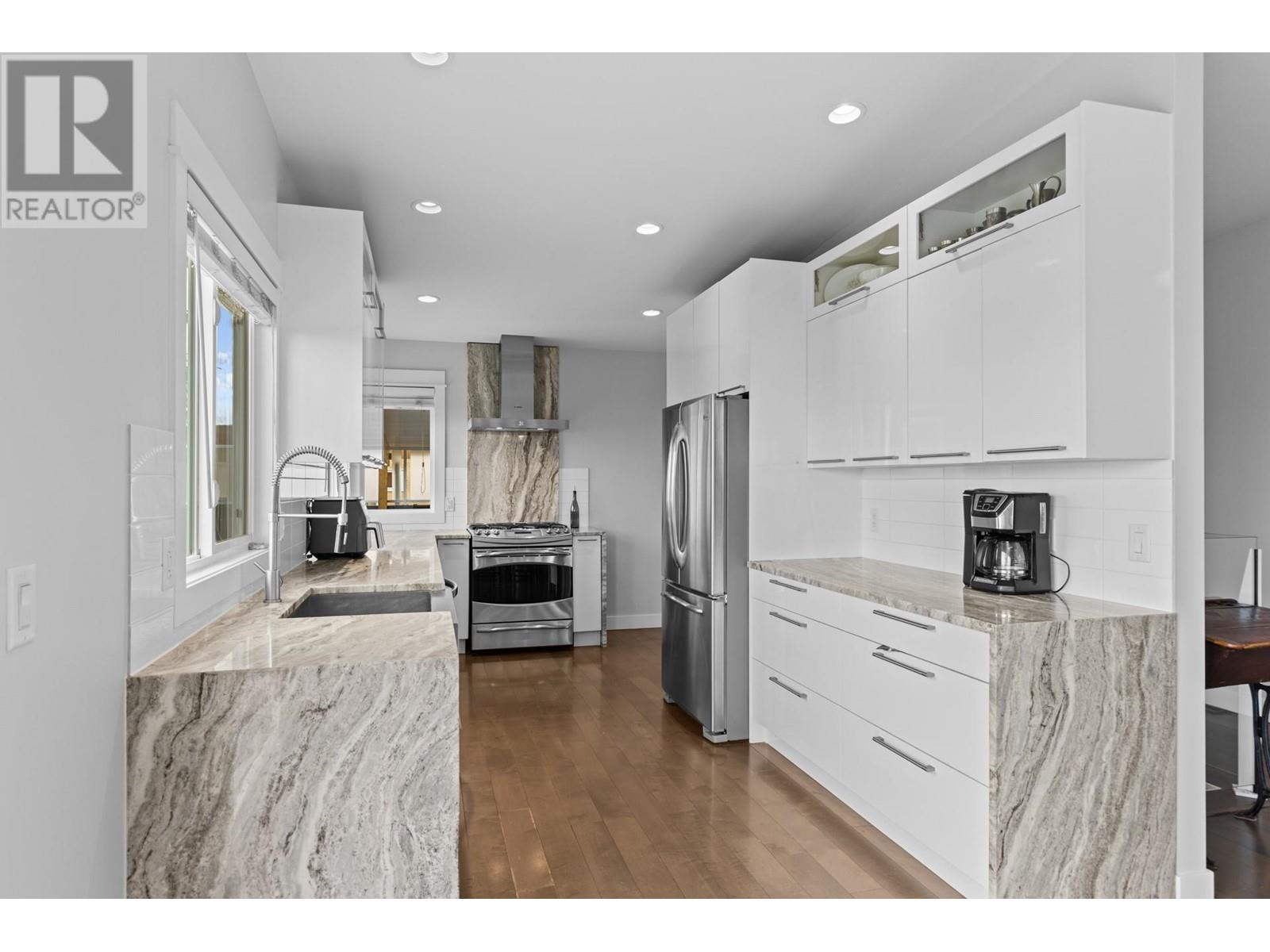 6177 Wilson Road, Peachland, British Columbia  V0H 1X7 - Photo 10 - 10350801