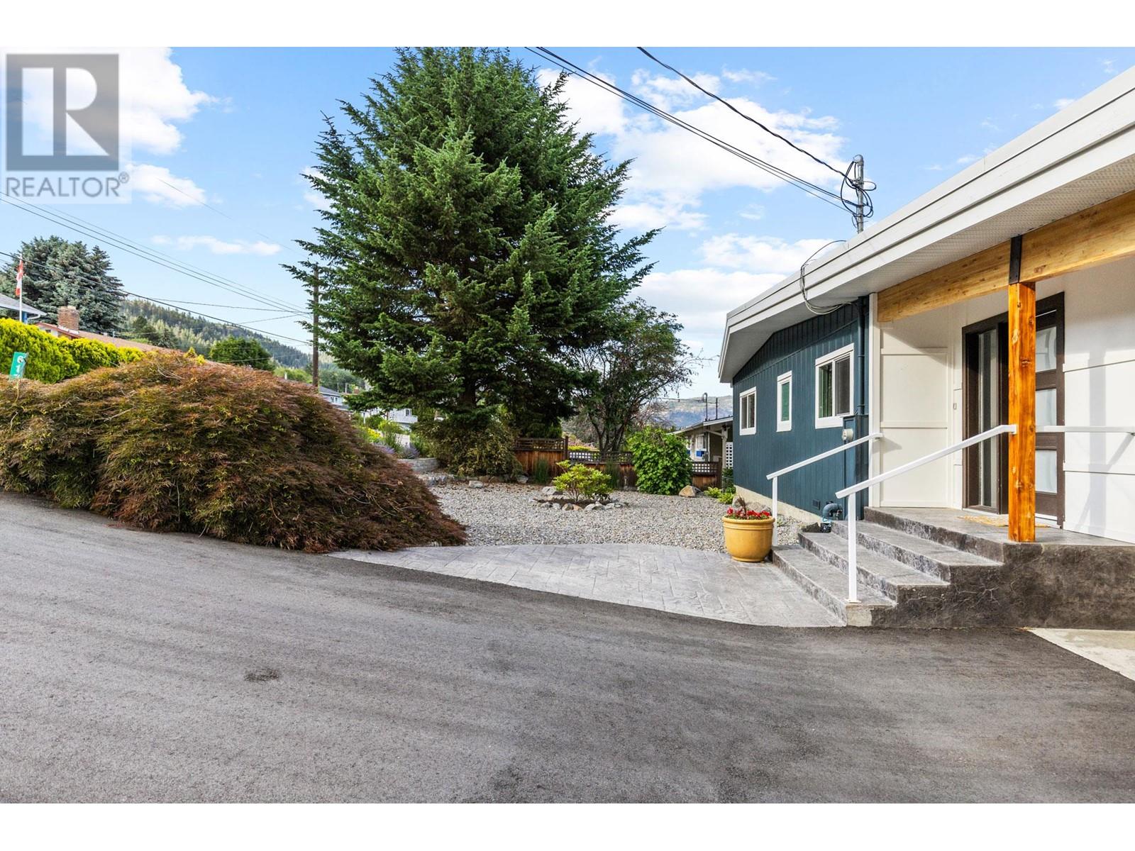 6177 Wilson Road, Peachland, British Columbia  V0H 1X7 - Photo 3 - 10350801