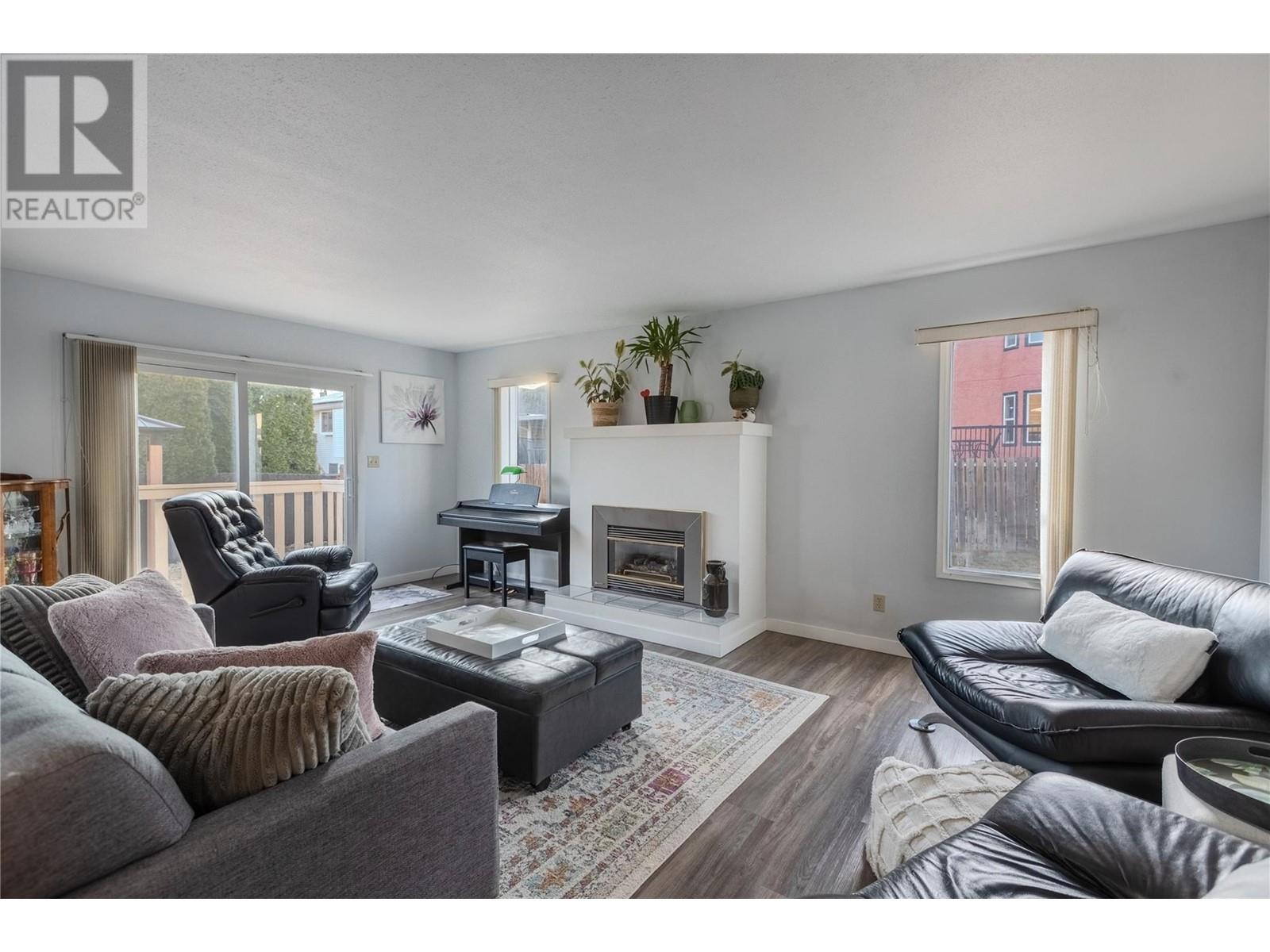 Property at 1515 LETHBRIDGE Avenue image 4