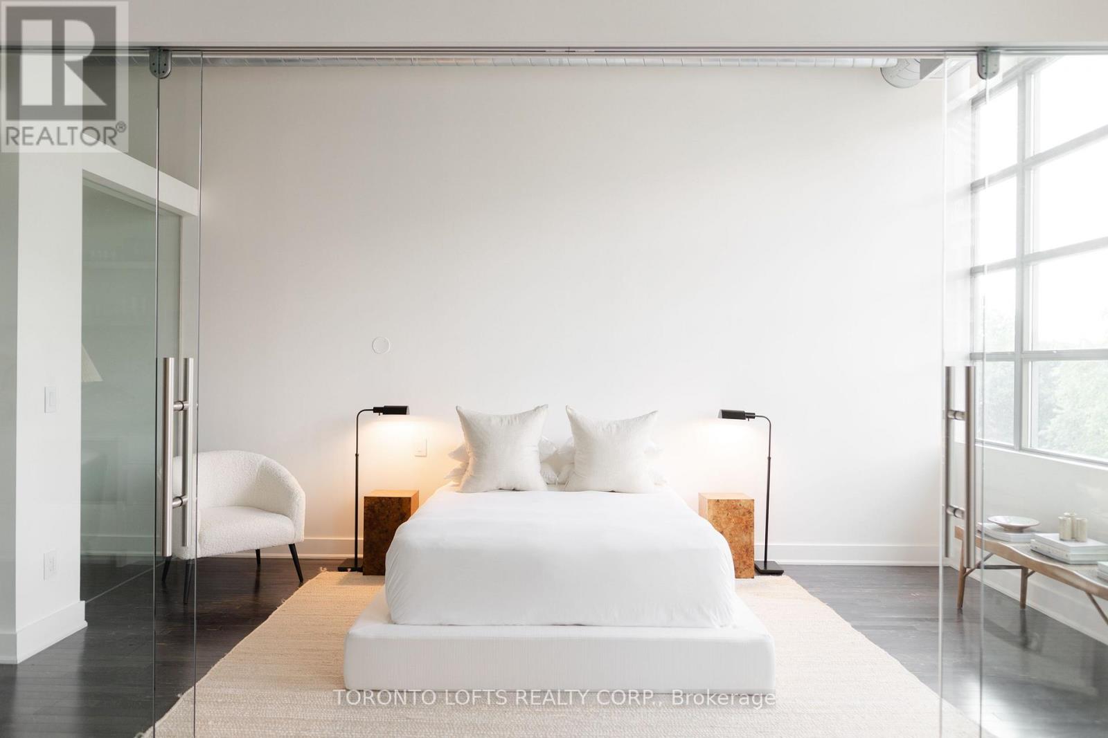 318 - 637 Lake Shore Boulevard W, Toronto, Ontario  M5V 3J6 - Photo 5 - C12202328