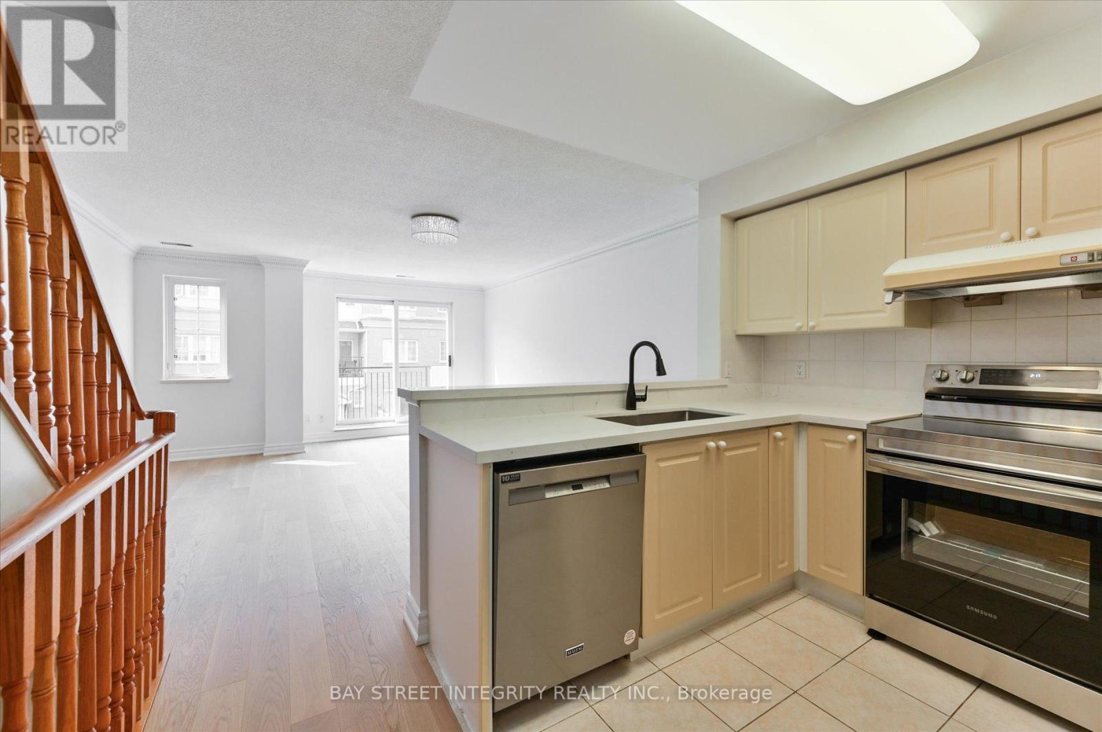 506 Grandview Way, Toronto, Ontario  M2N 6V4 - Photo 19 - C12202381