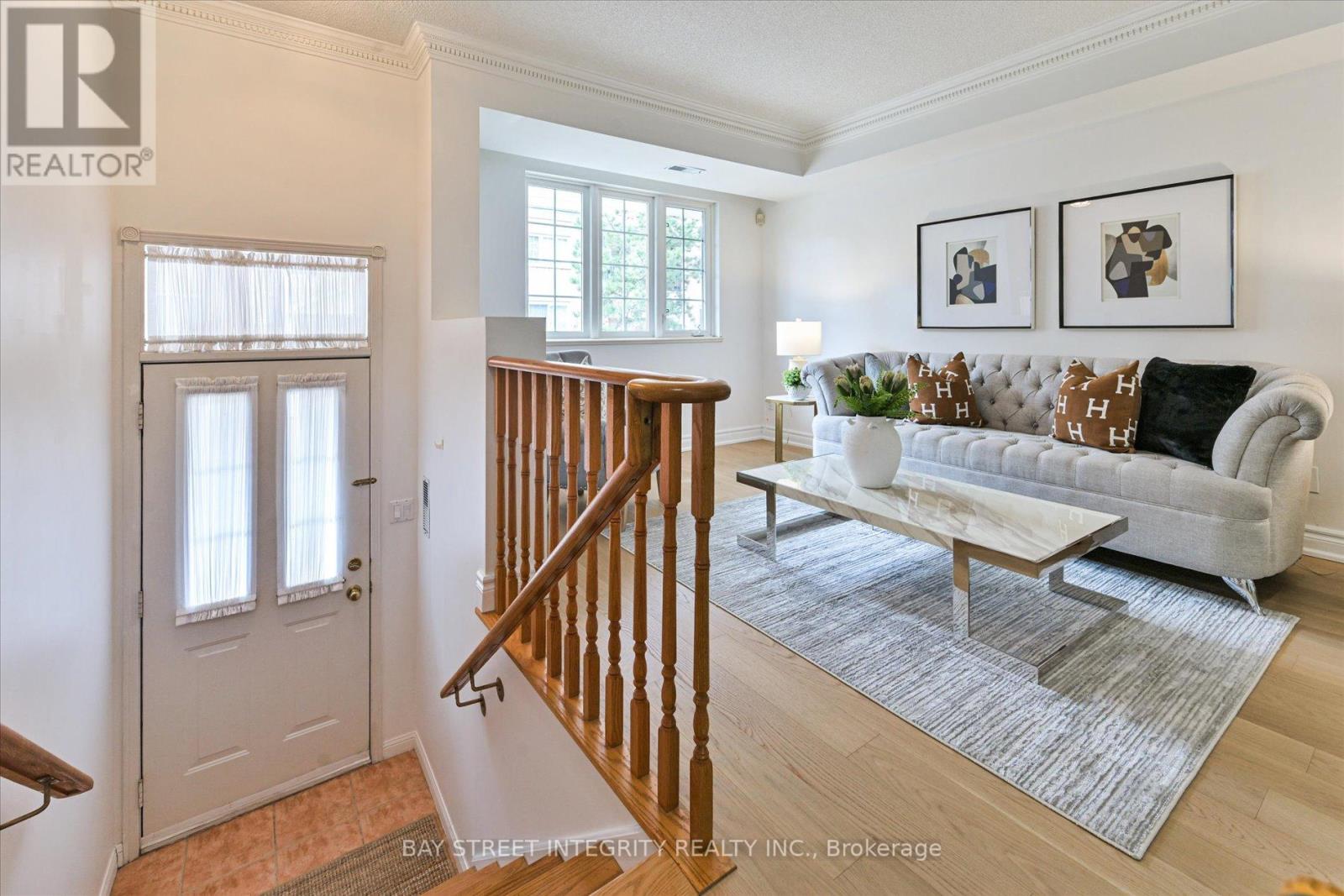 506 Grandview Way, Toronto, Ontario  M2N 6V4 - Photo 4 - C12202381