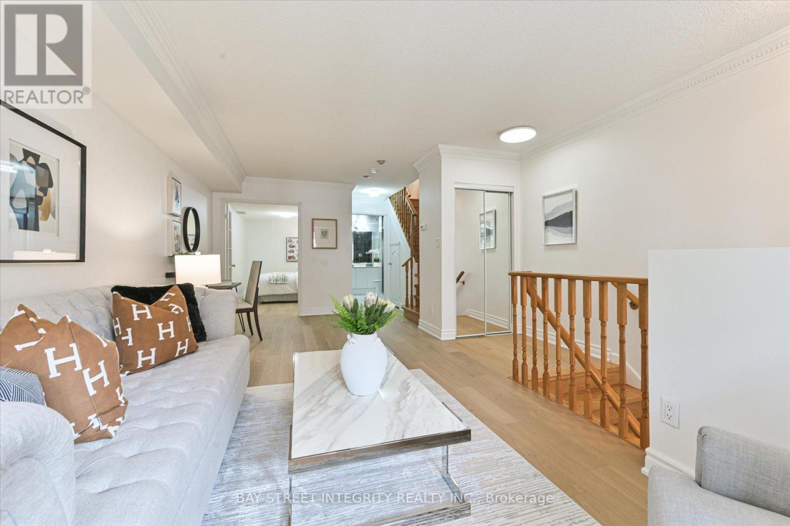 506 Grandview Way, Toronto, Ontario  M2N 6V4 - Photo 6 - C12202381