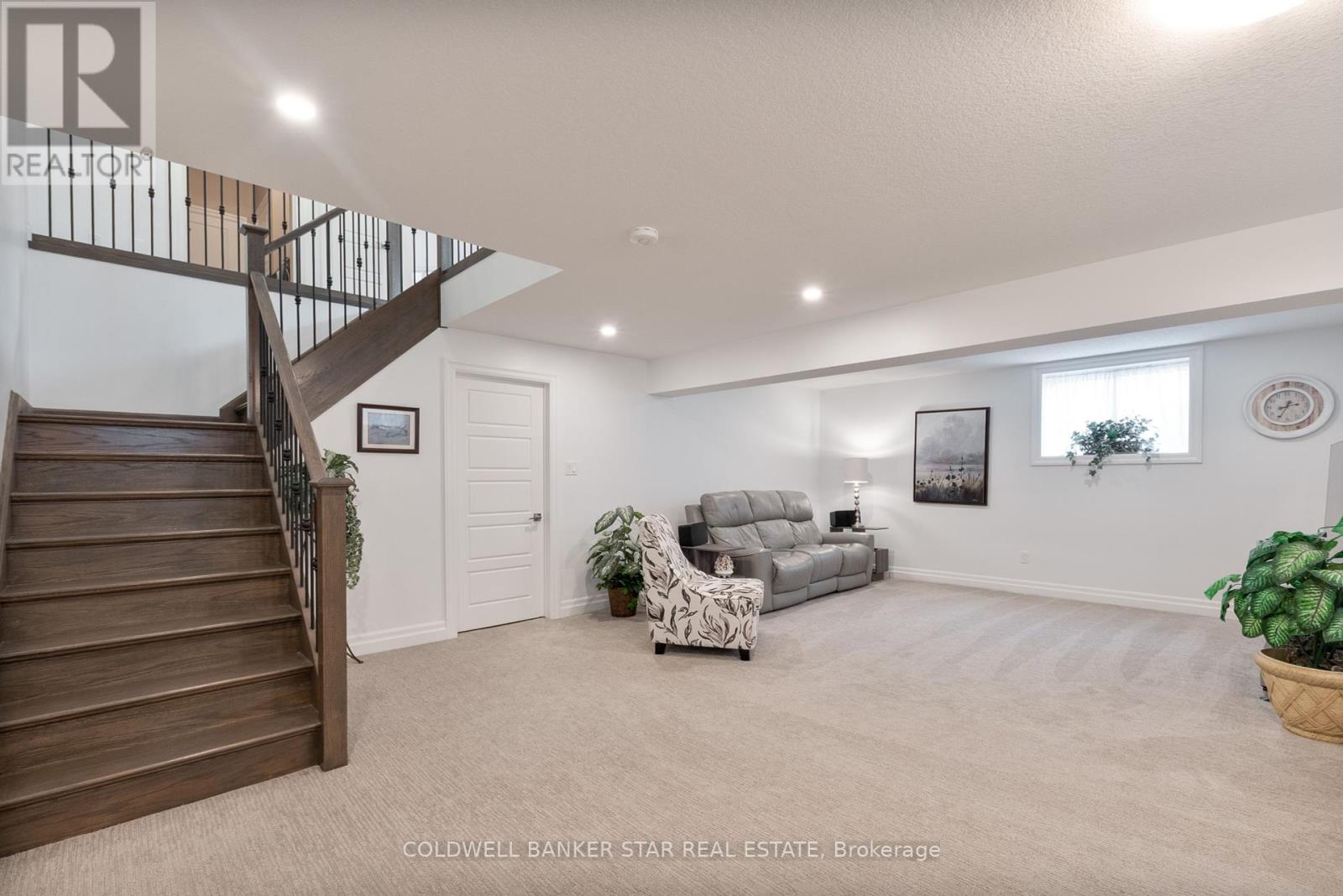 Photo 30 of 45 for 2426 Red Thorne Avenue