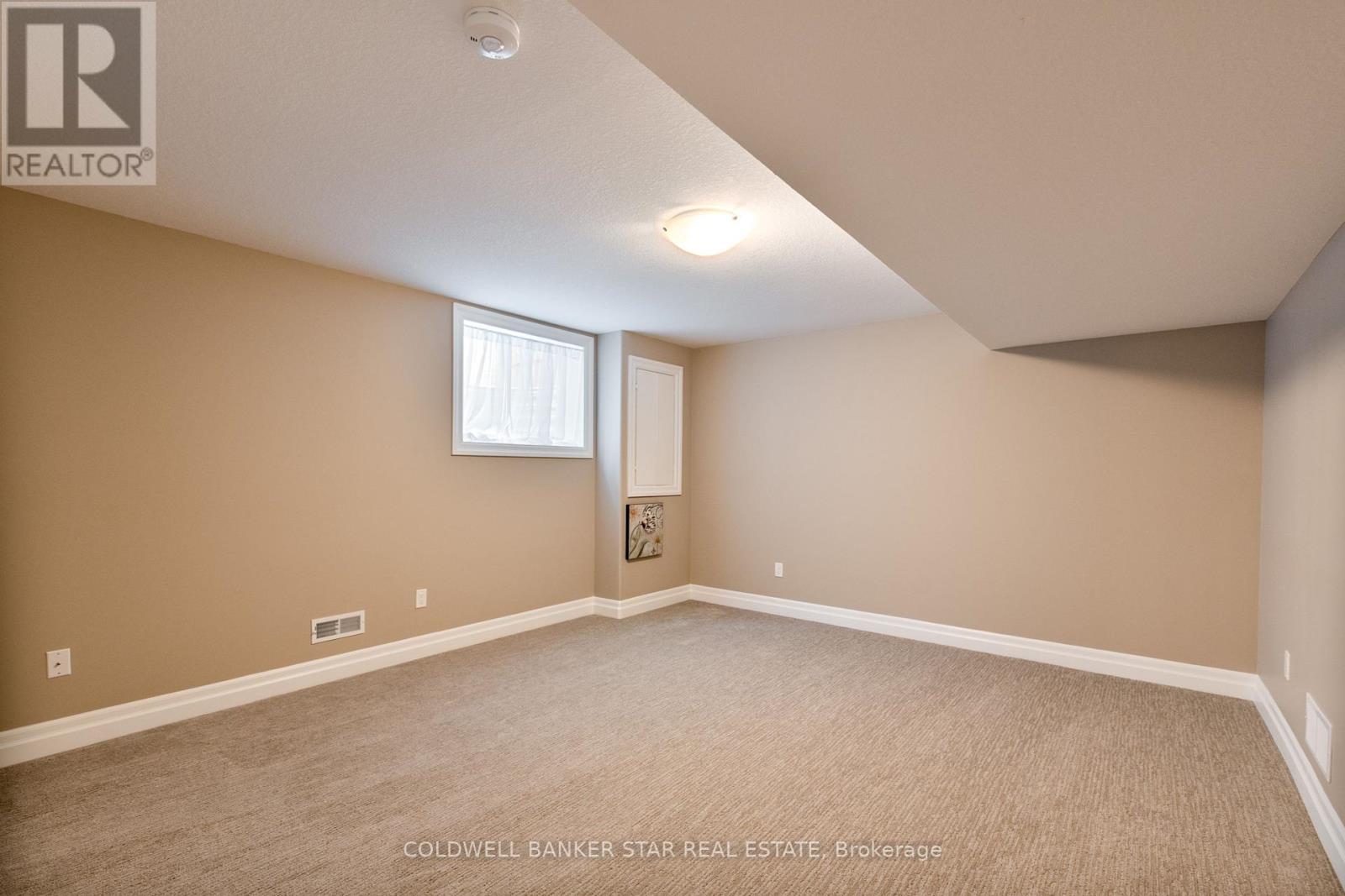 Photo 38 of 45 for 2426 Red Thorne Avenue