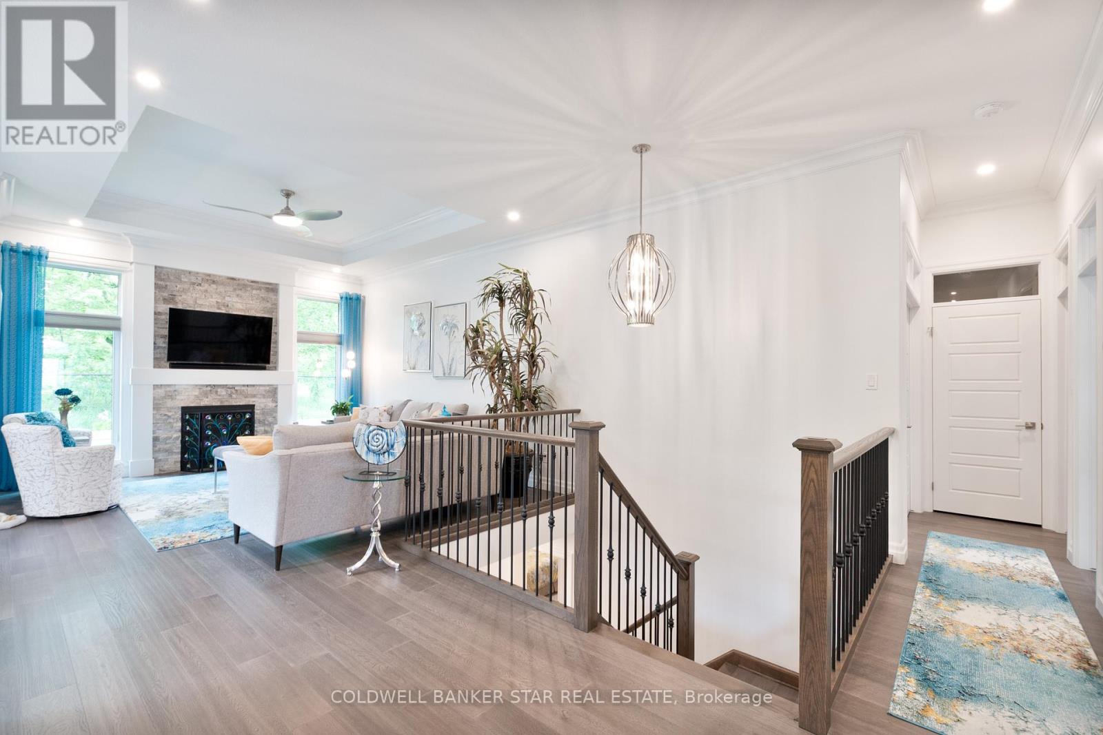 Photo 9 of 45 for 2426 Red Thorne Avenue