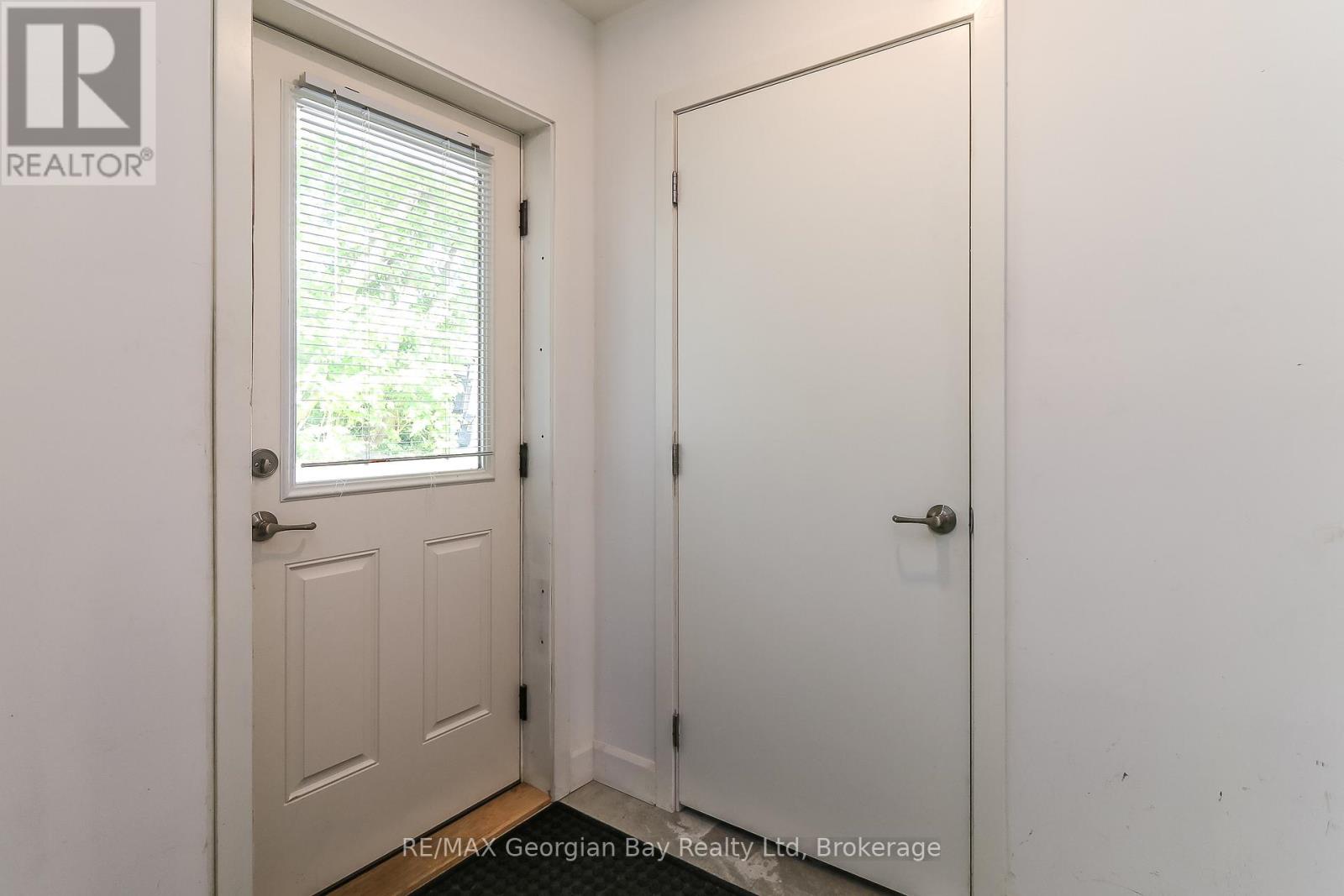415 Talbot Street, Tay, Ontario  L0K 1R0 - Photo 6 - S12198367