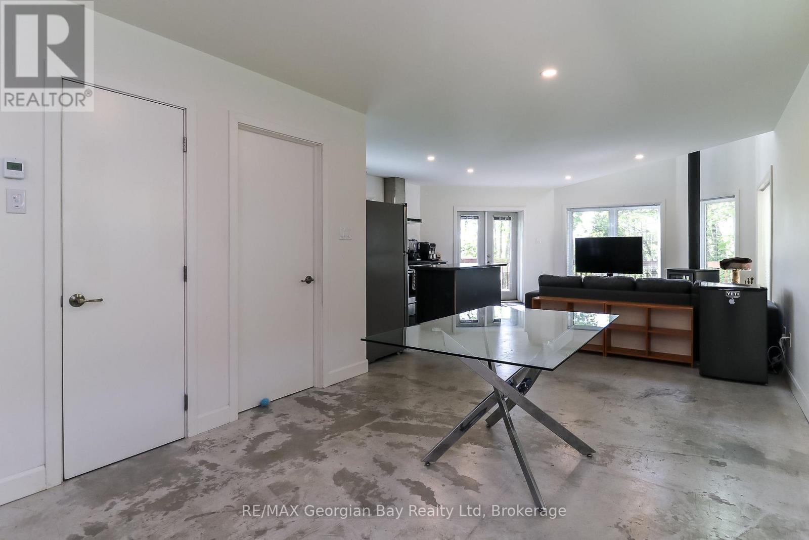 415 Talbot Street, Tay, Ontario  L0K 1R0 - Photo 8 - S12198367
