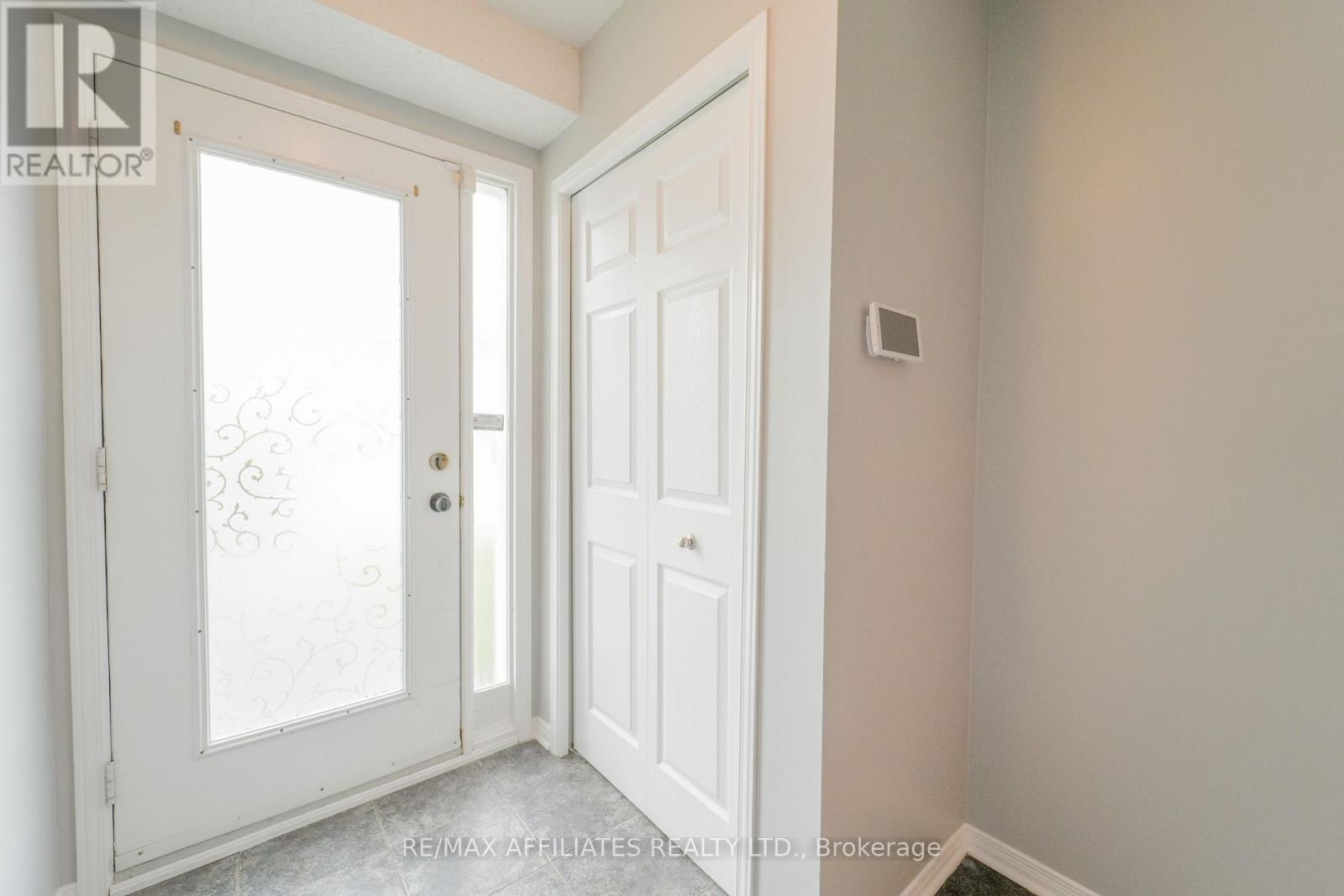 243 Monterey Drive, Ottawa, Ontario  K2H 7B1 - Photo 3 - X12202549