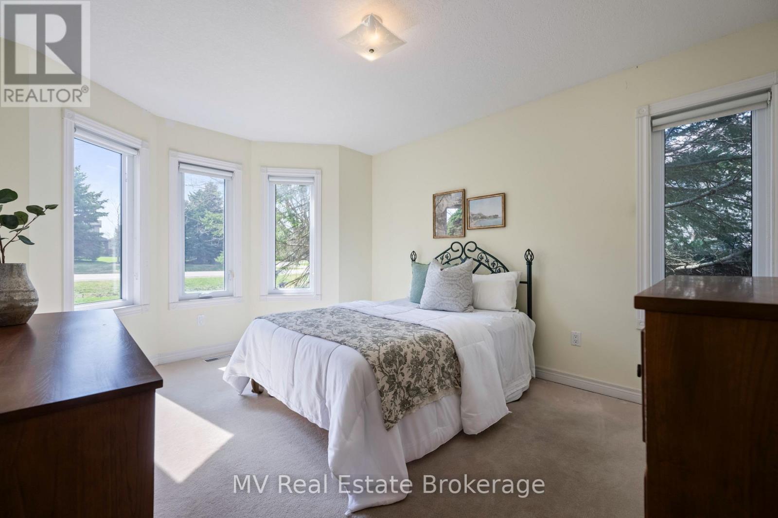 5 Amalia Crescent, Centre Wellington, Ontario  N0B 1J0 - Photo 27 - X12116467