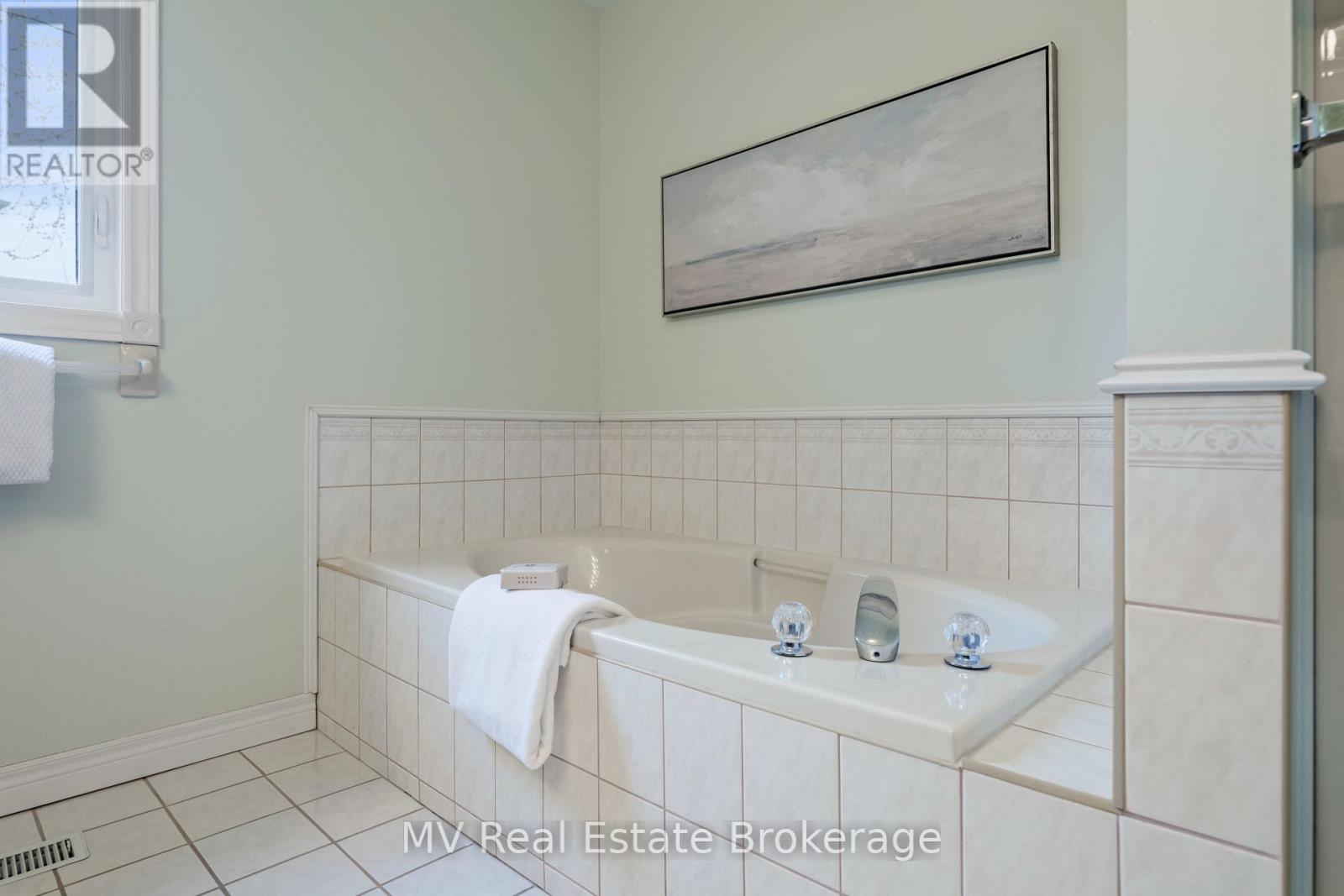 5 Amalia Crescent, Centre Wellington, Ontario  N0B 1J0 - Photo 36 - X12116467