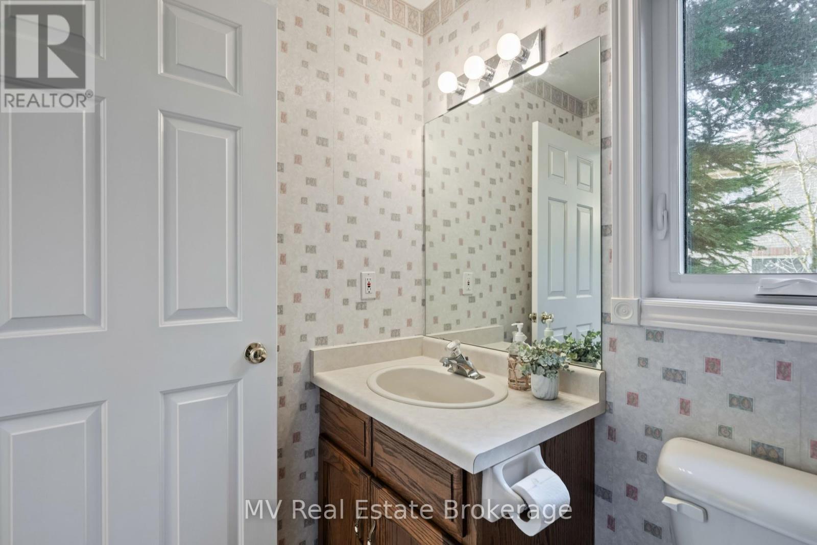 5 Amalia Crescent, Centre Wellington, Ontario  N0B 1J0 - Photo 39 - X12116467