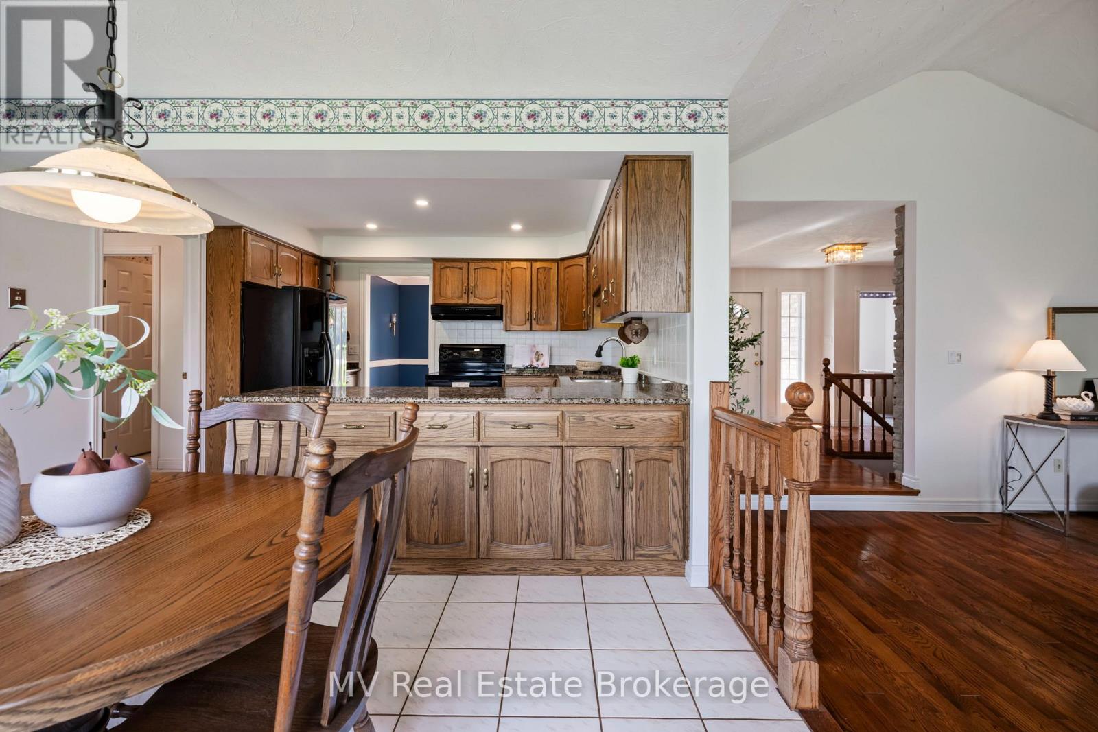 5 Amalia Crescent, Centre Wellington, Ontario  N0B 1J0 - Photo 22 - X12116467